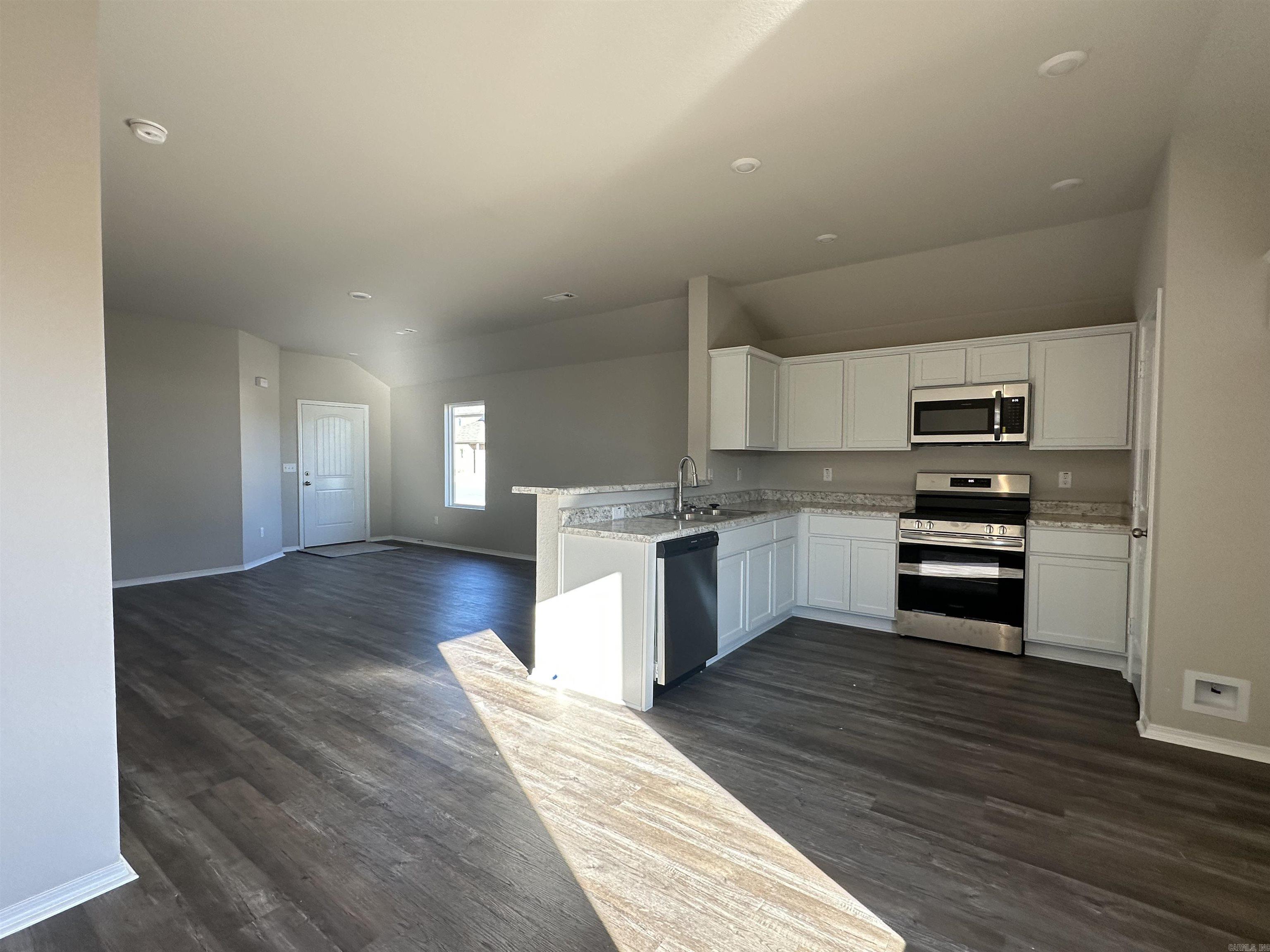 COUNTRY CLUB OF ARK THE - Residential