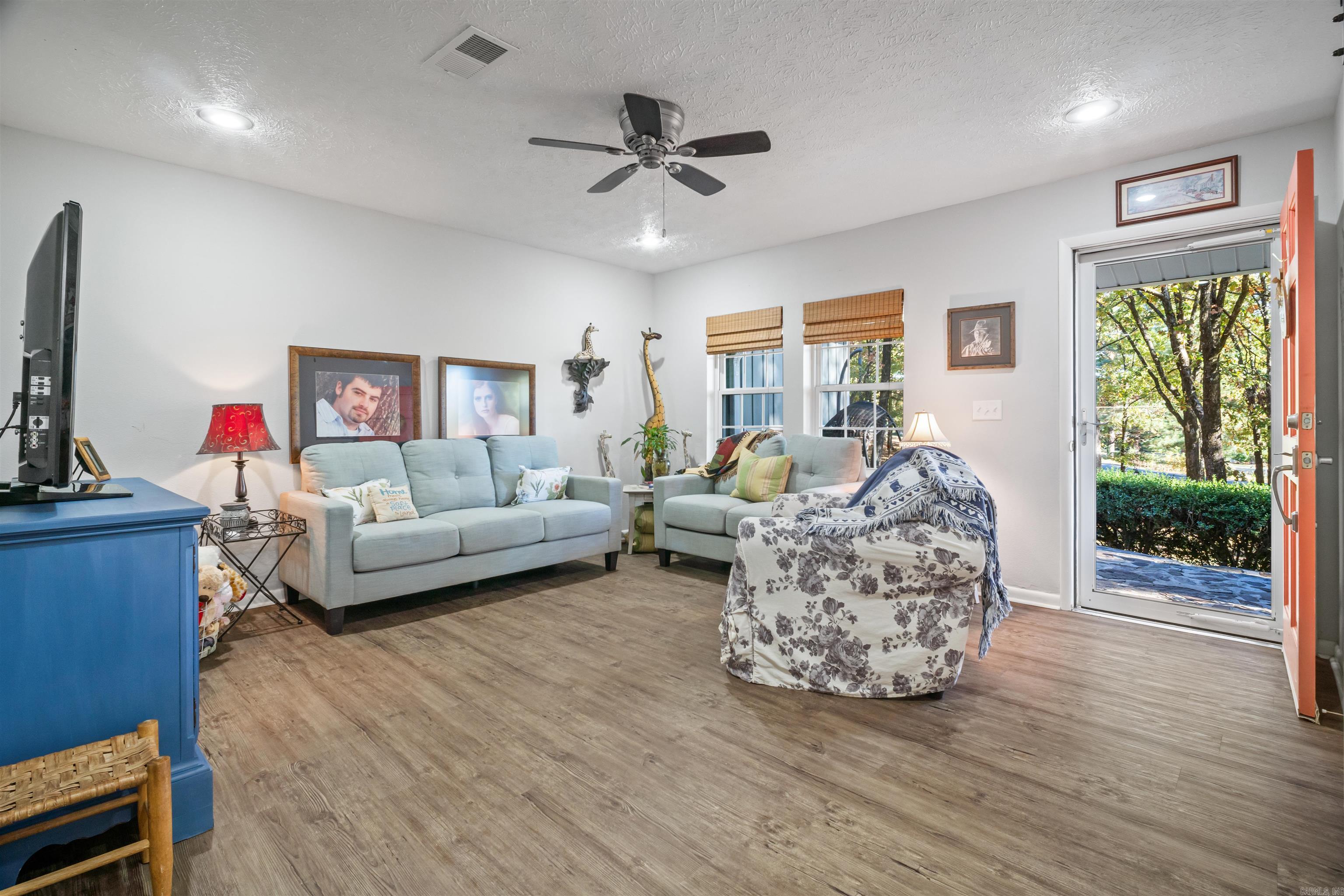 TREASURE HILL - Residential