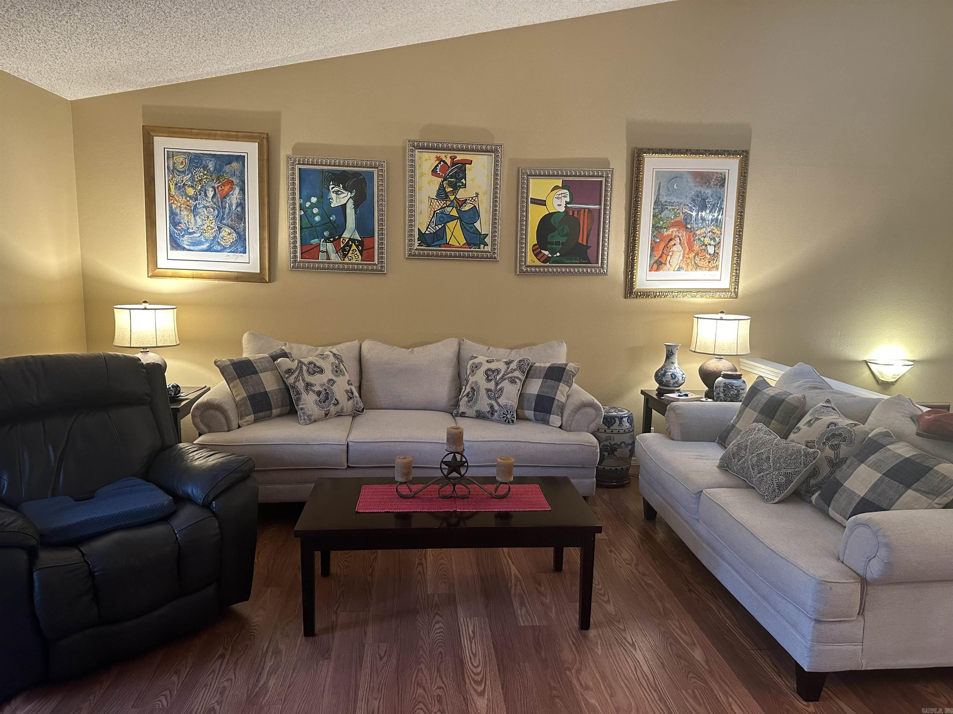 Villa Alegre Courts - Residential