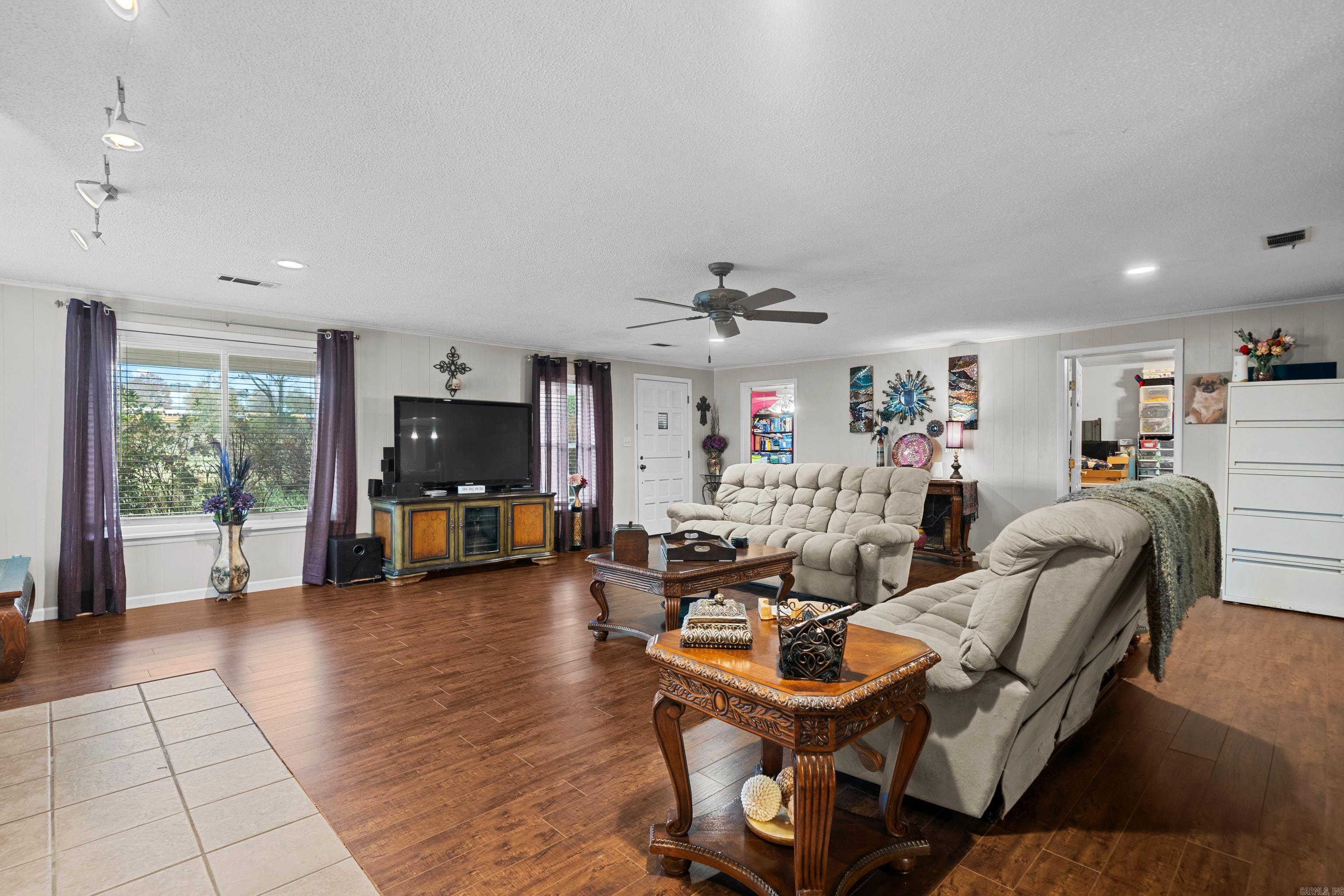 BISMARCK ESTATES - Residential