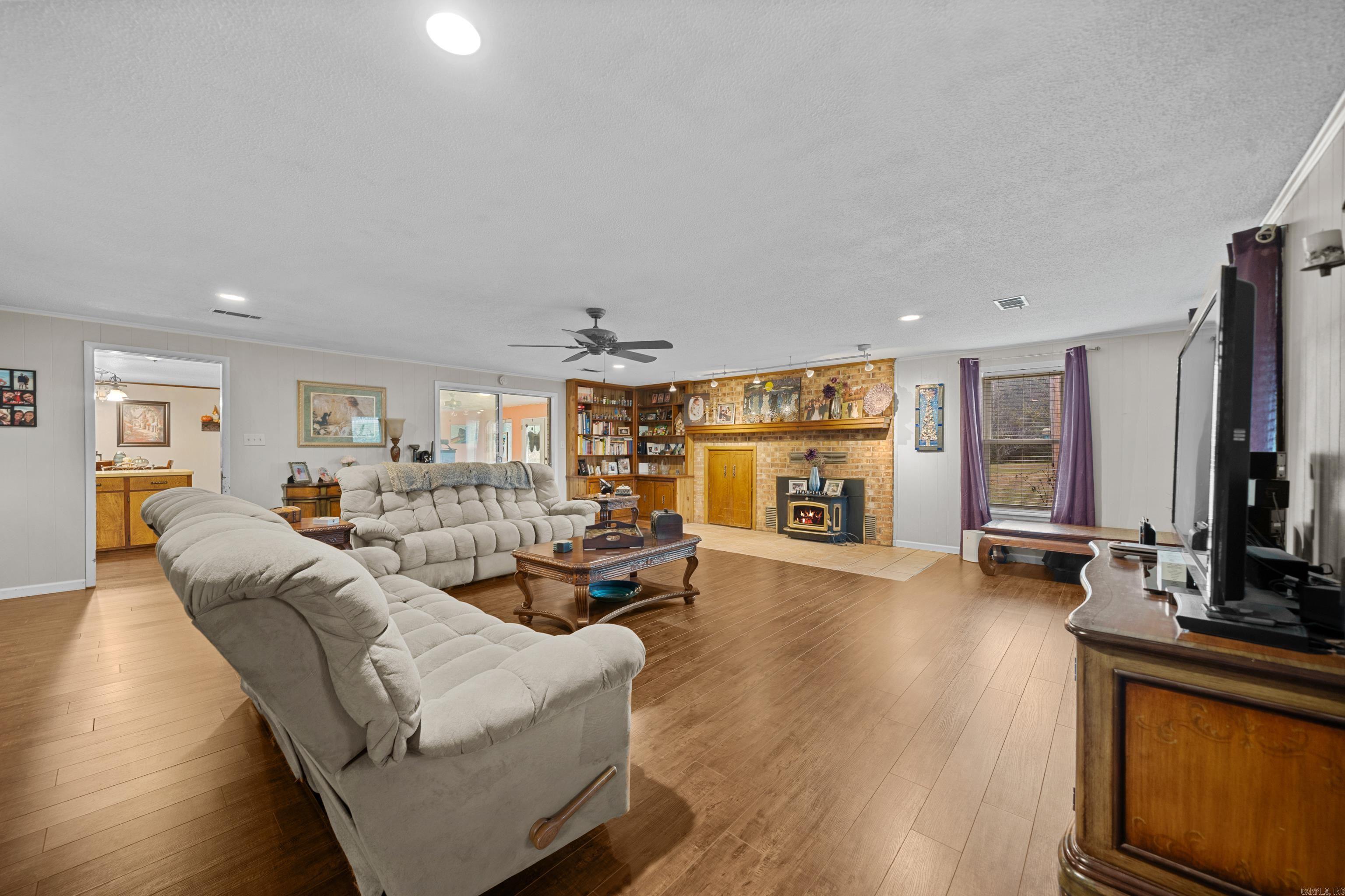 BISMARCK ESTATES - Residential