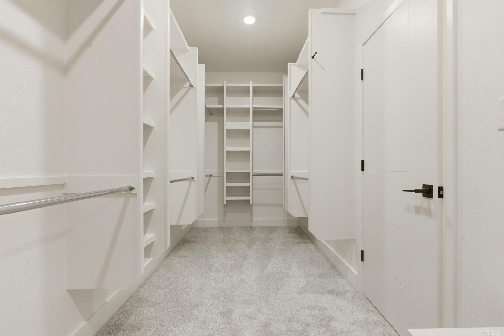 CREEKSIDE - Residential