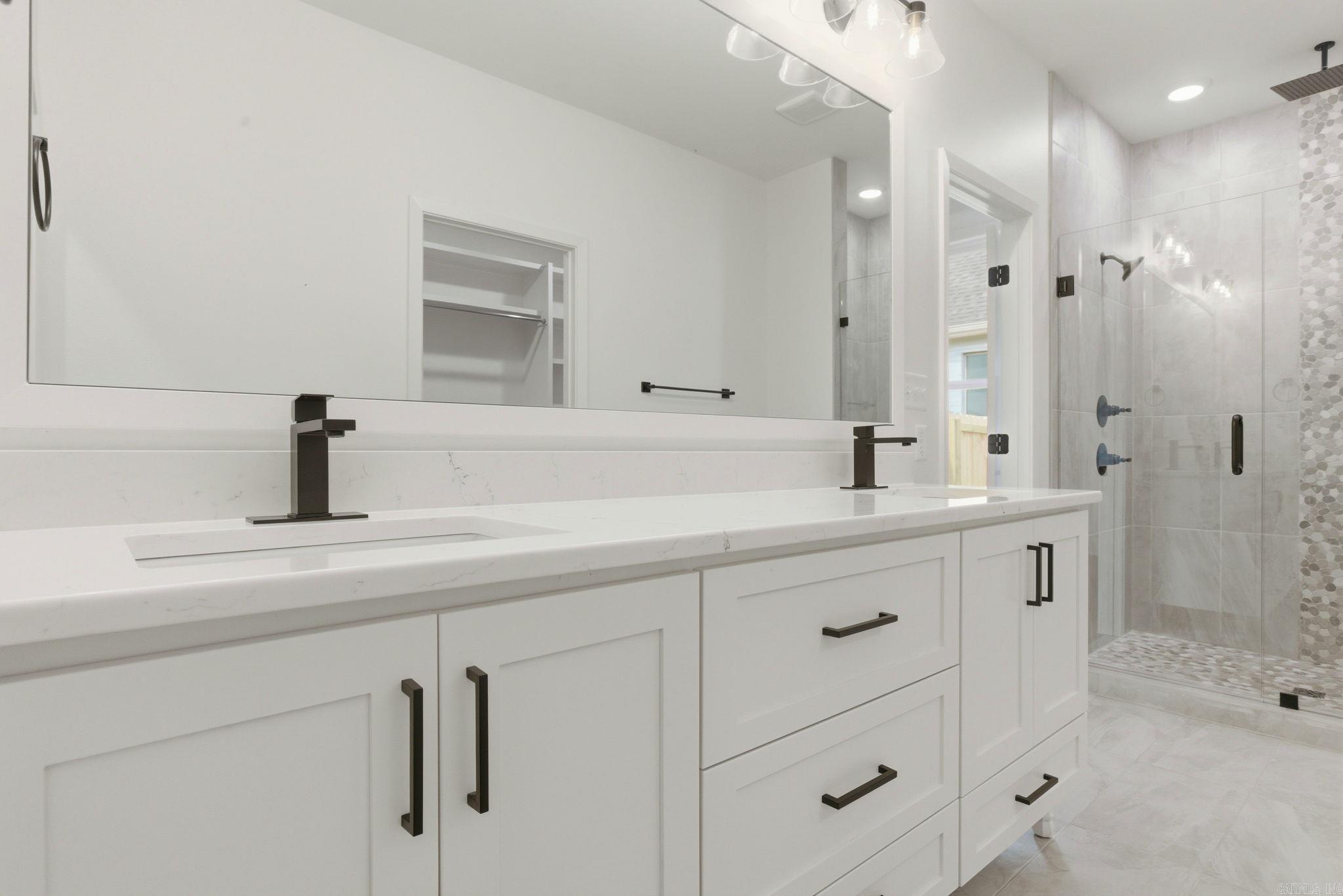 CREEKSIDE - Residential