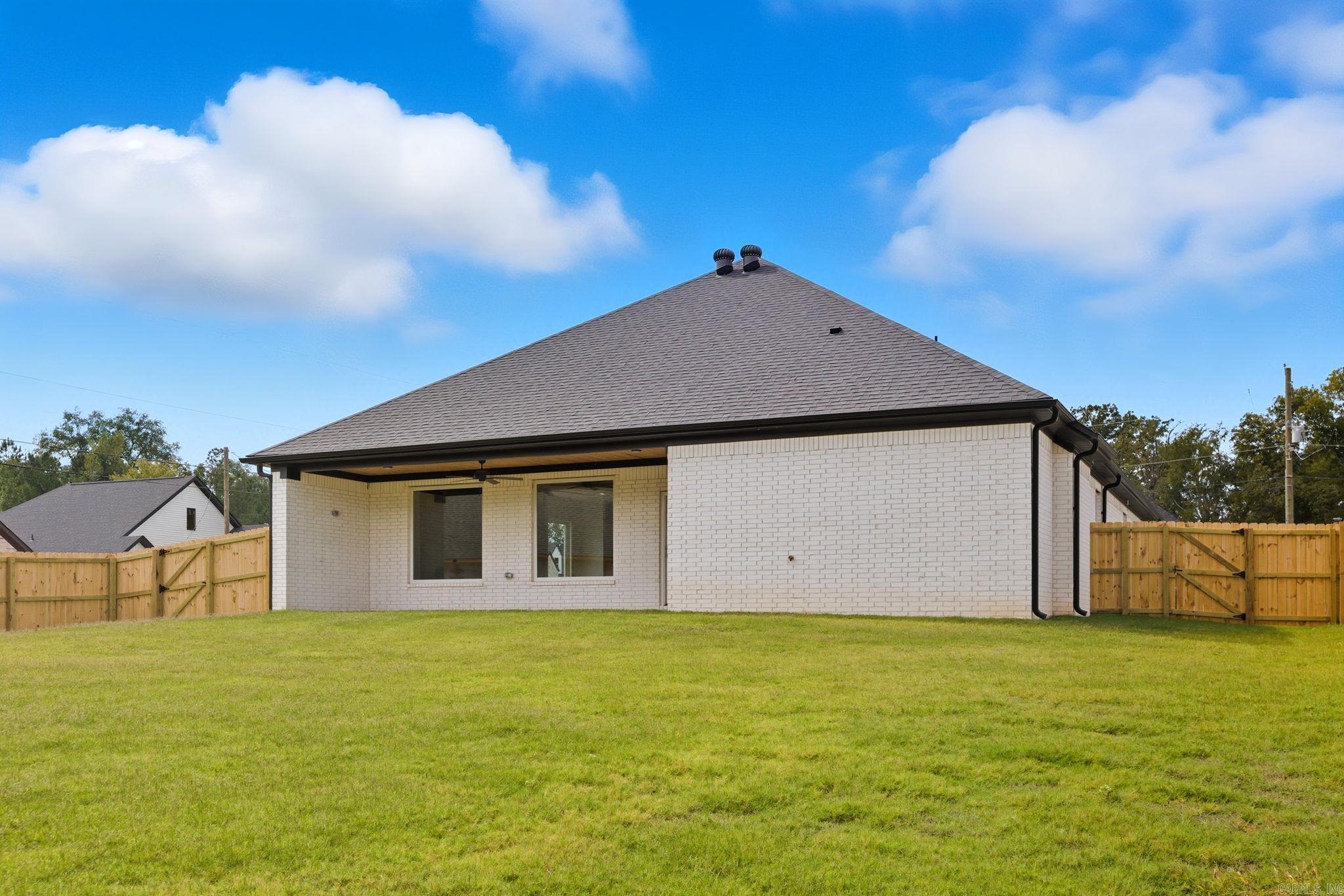 CREEKSIDE - Residential