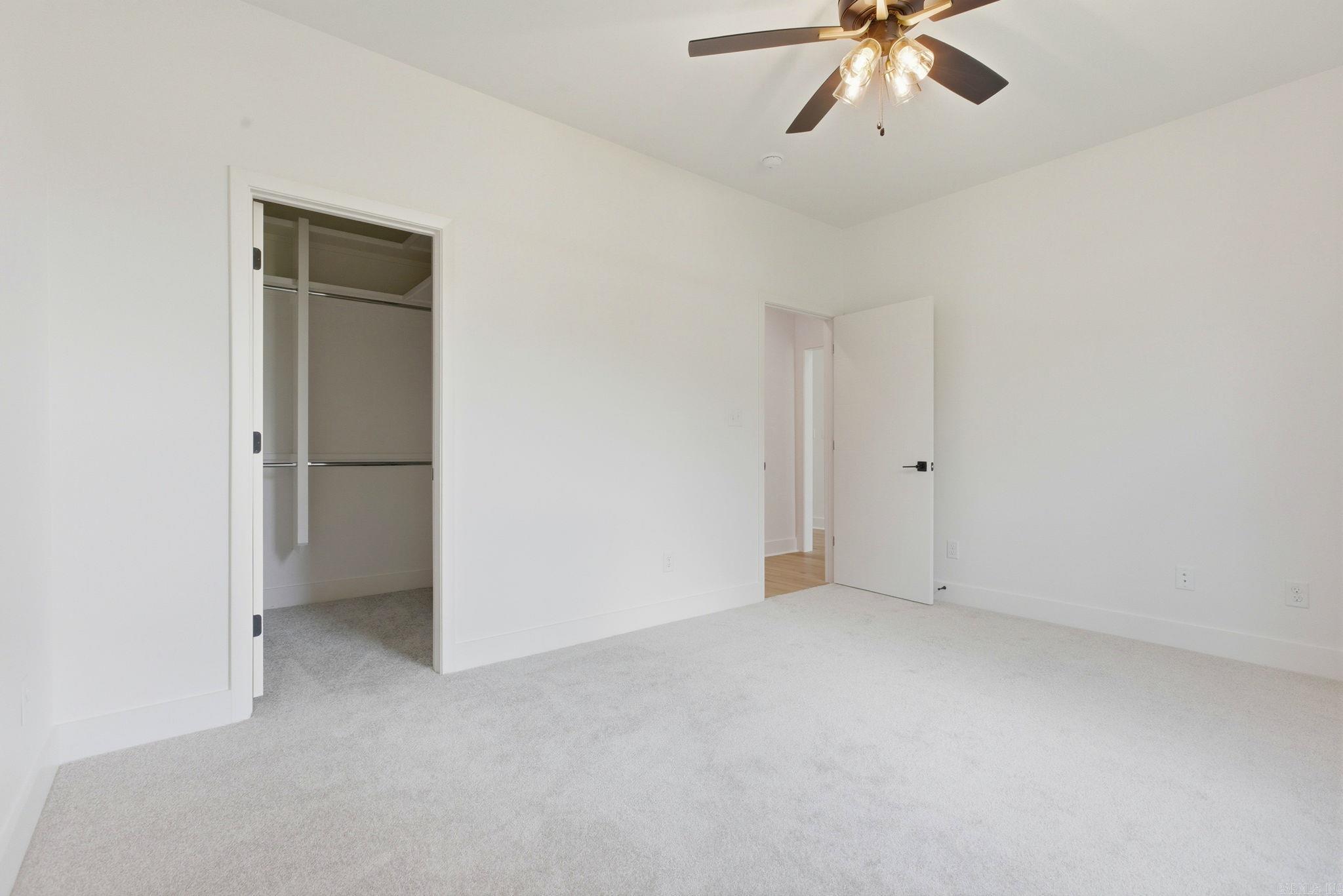 CREEKSIDE - Residential