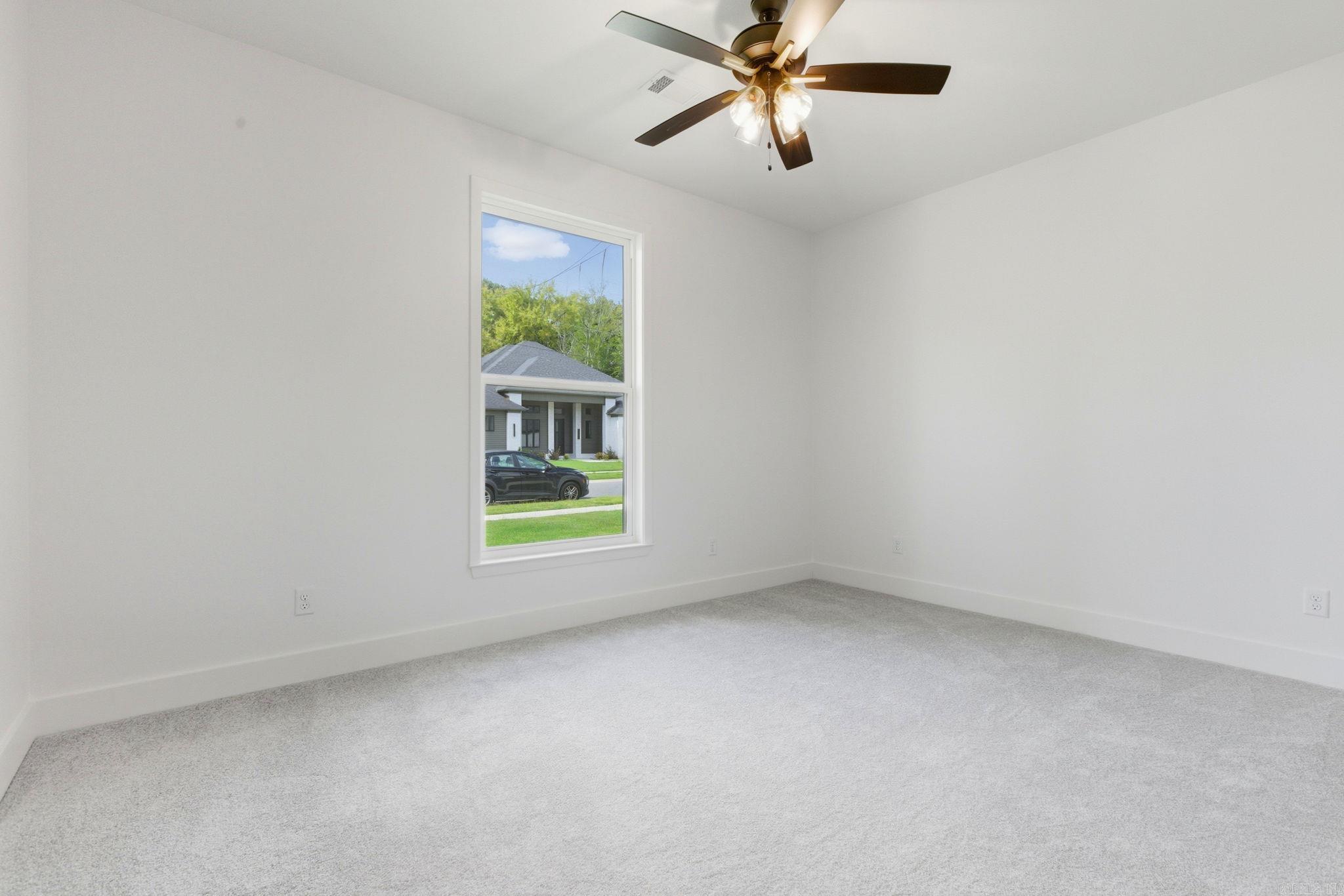 CREEKSIDE - Residential