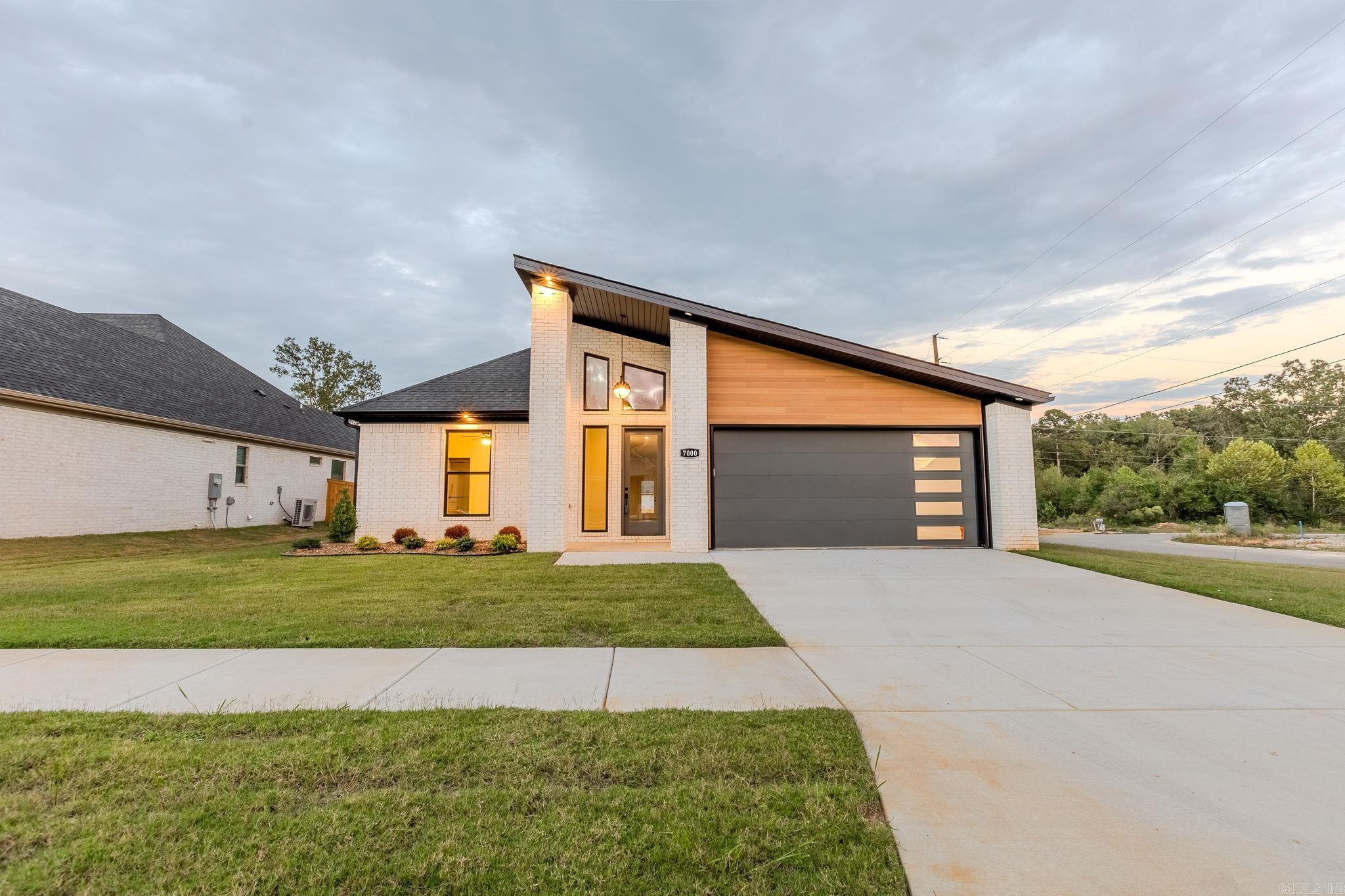 CREEKSIDE - Residential