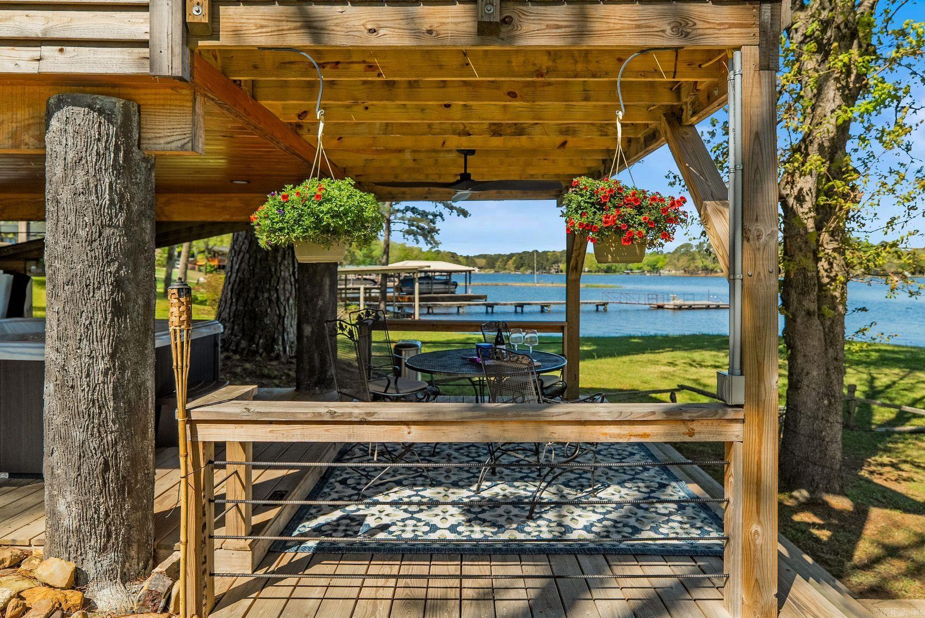 NORTH SHORE - Residential