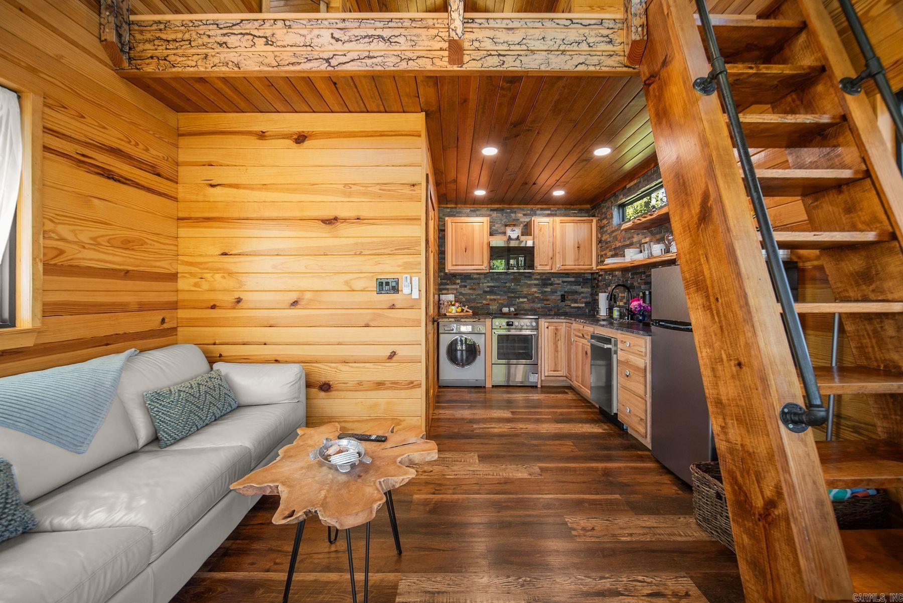 NORTH SHORE - Residential