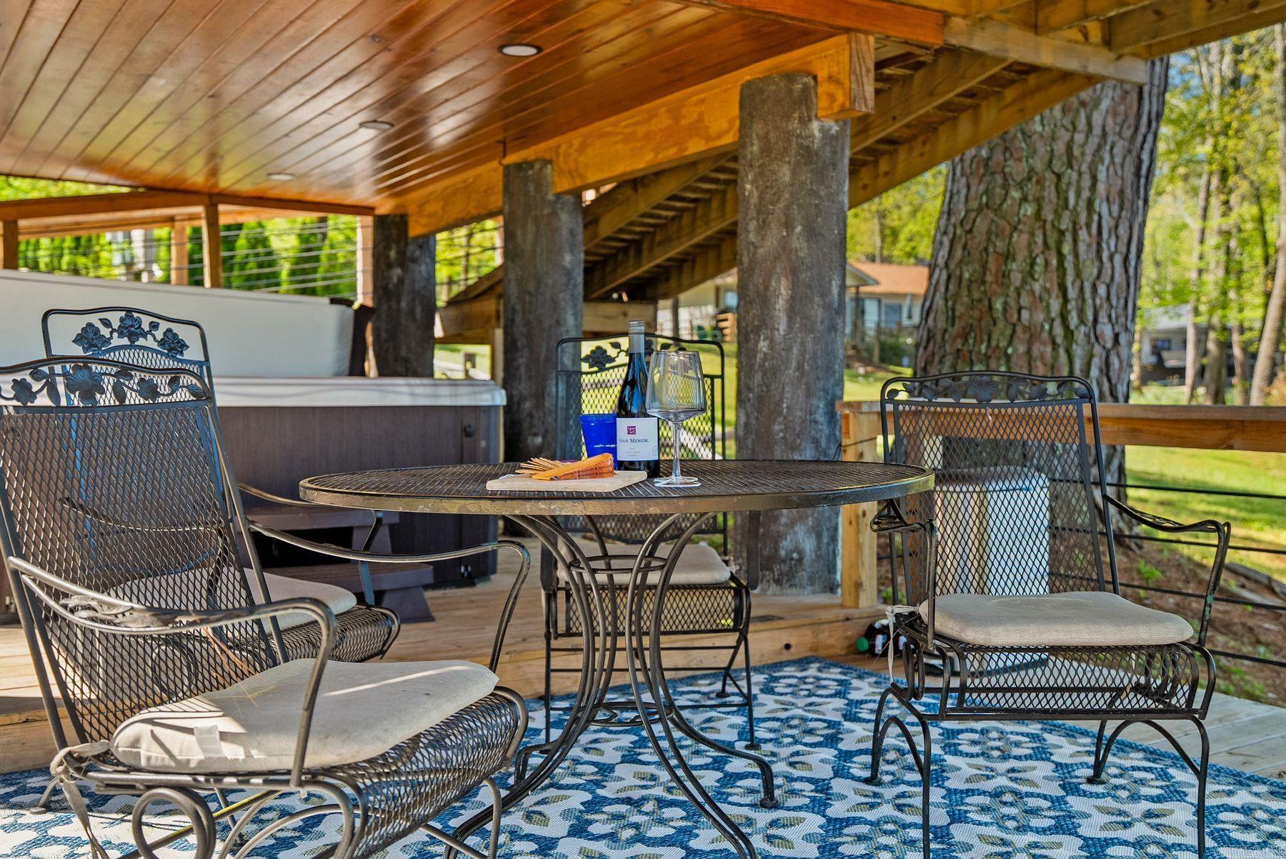 NORTH SHORE - Residential