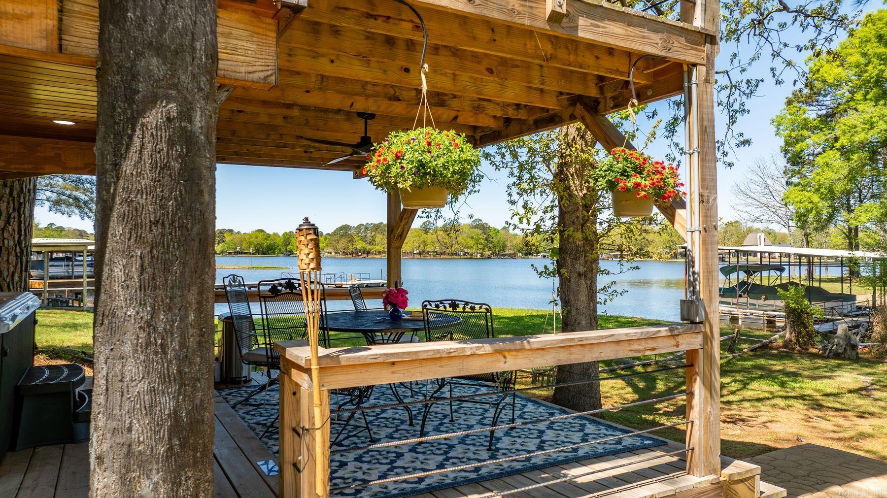 NORTH SHORE - Residential