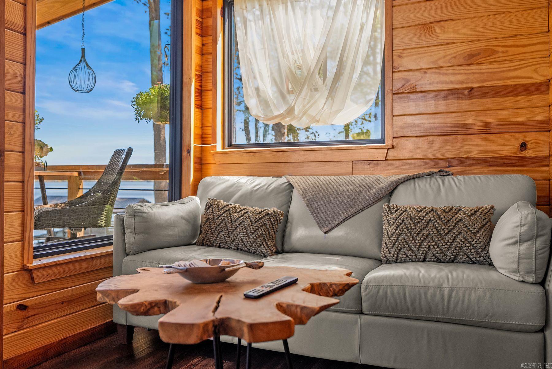 NORTH SHORE - Residential