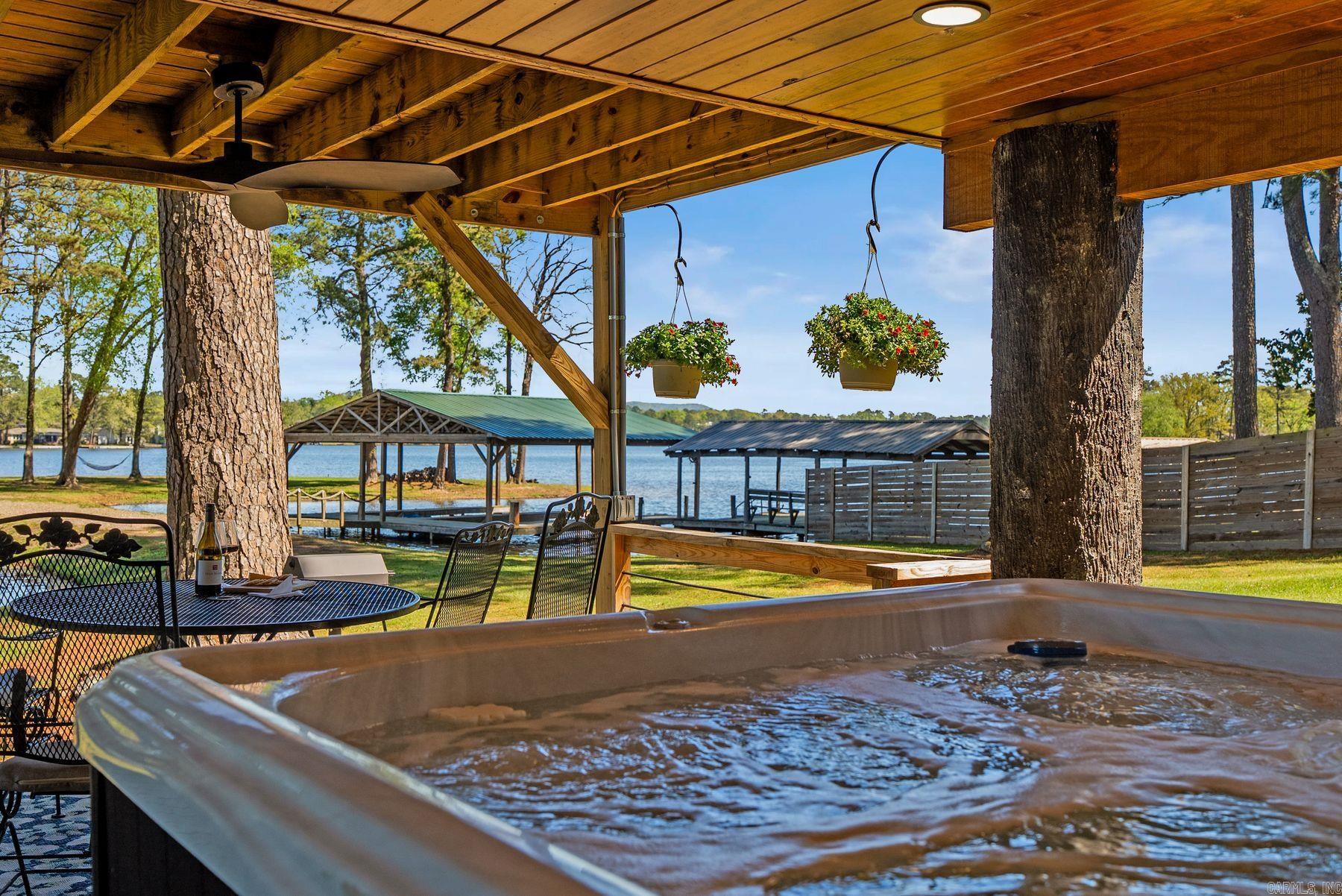 NORTH SHORE - Residential