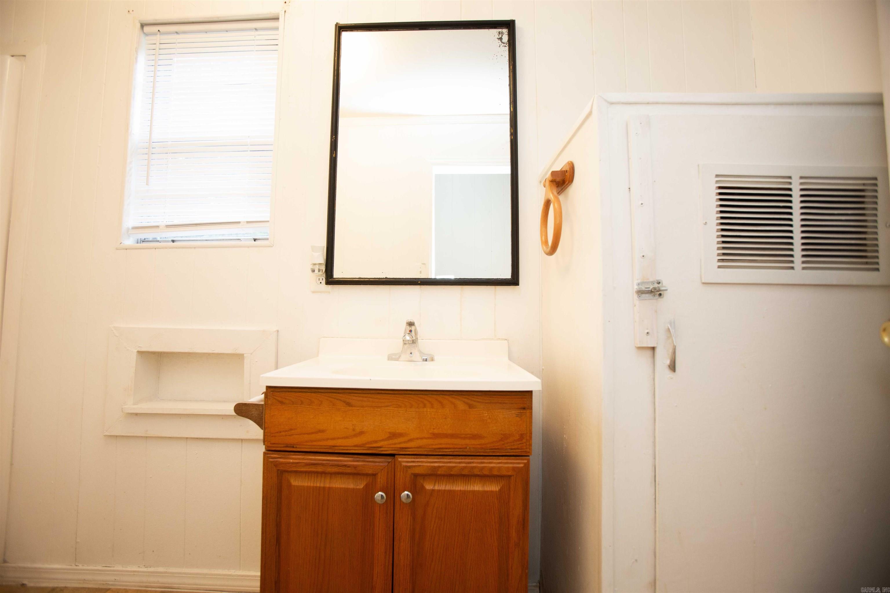 3N-11-28 - Residential Lease