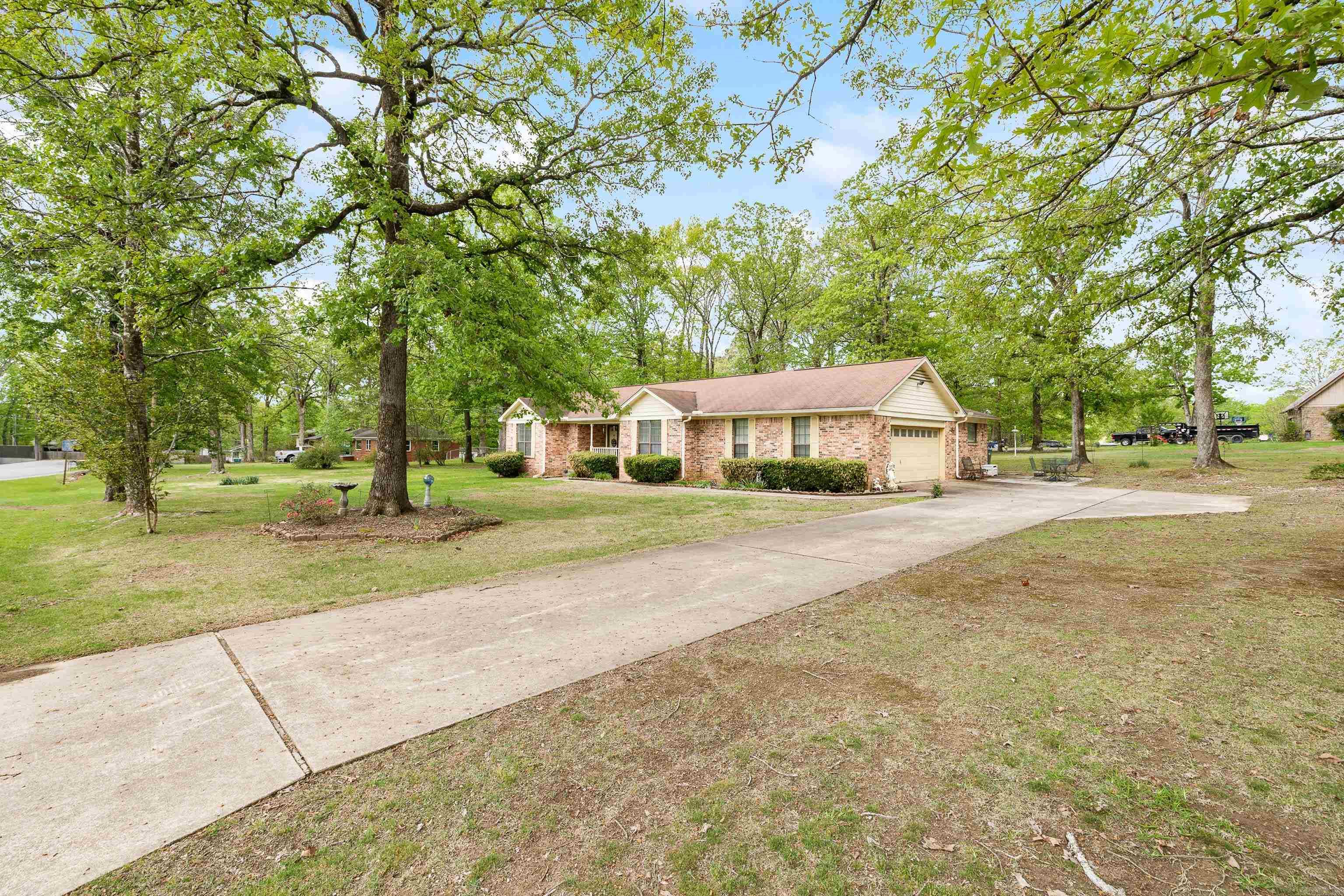 BUGG EDDIE & BERTHA - Residential