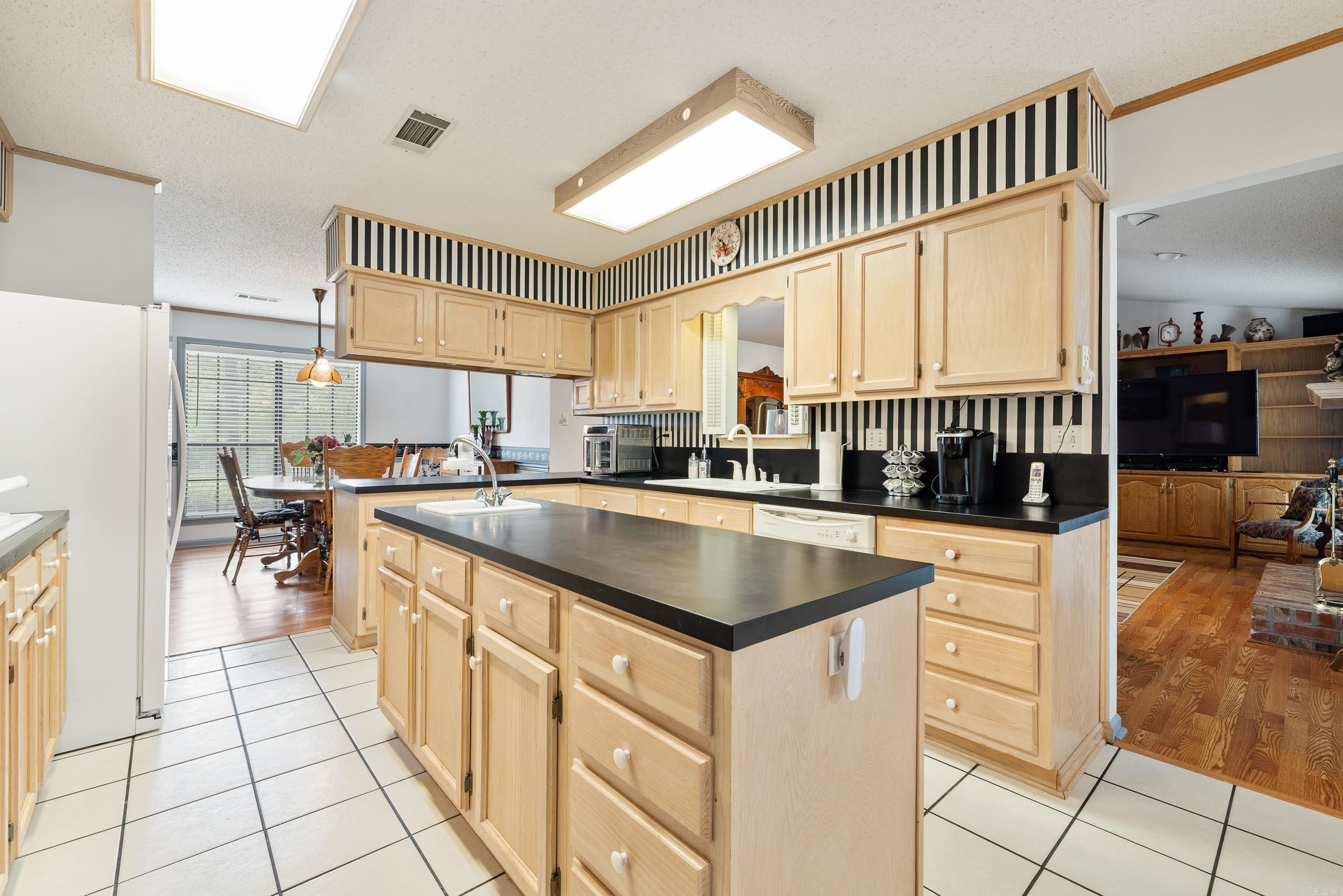 BUGG EDDIE & BERTHA - Residential