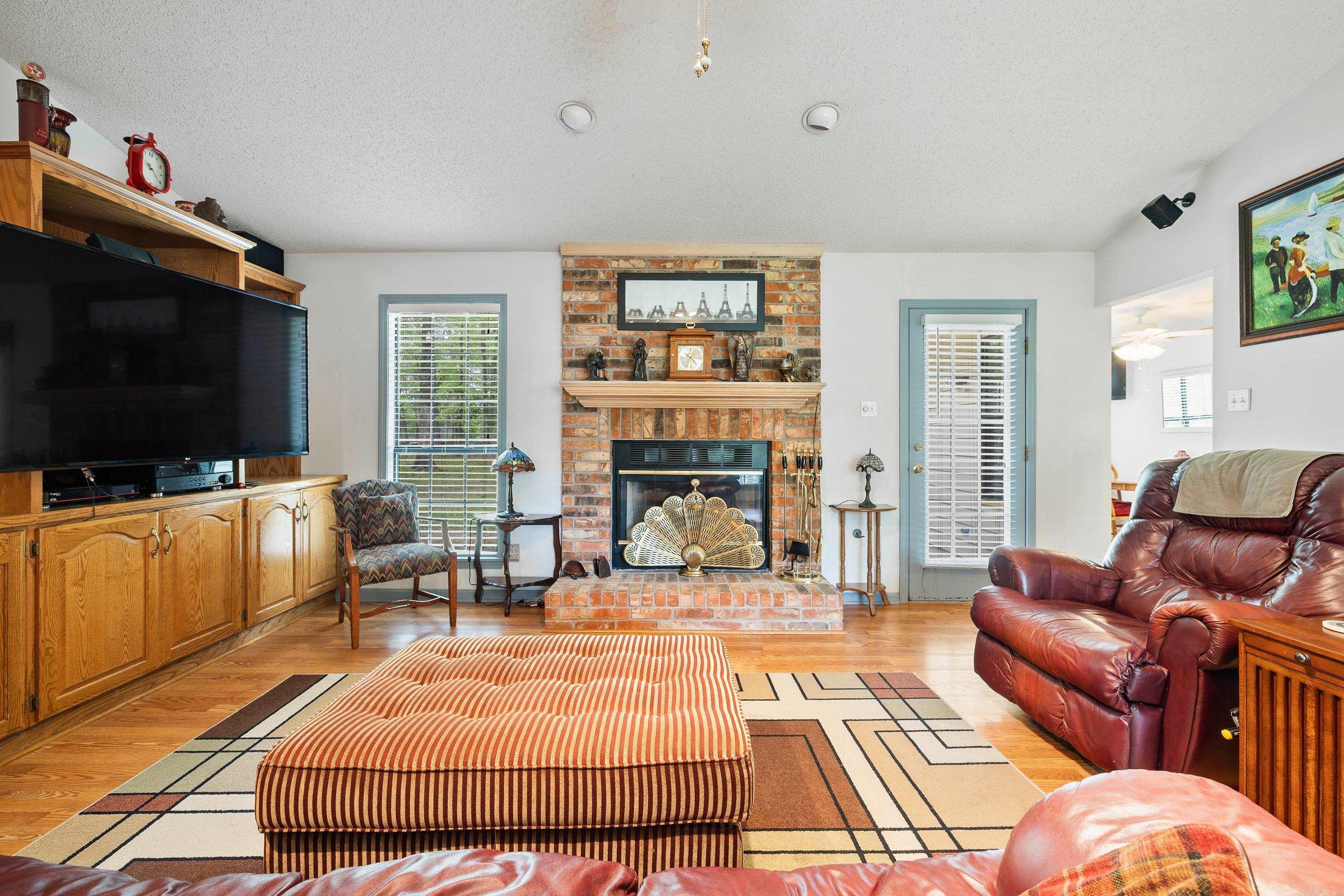 BUGG EDDIE & BERTHA - Residential