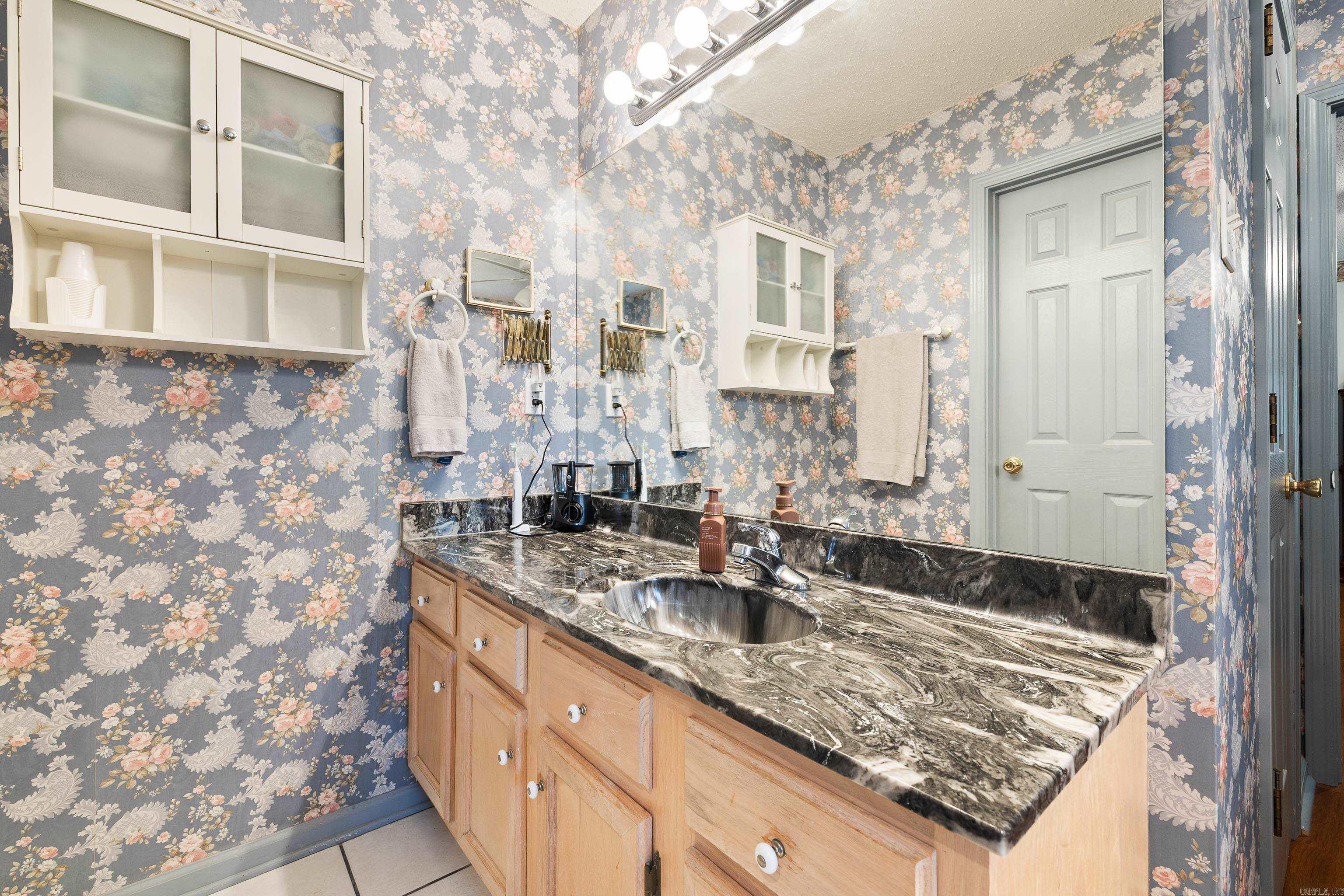 BUGG EDDIE & BERTHA - Residential