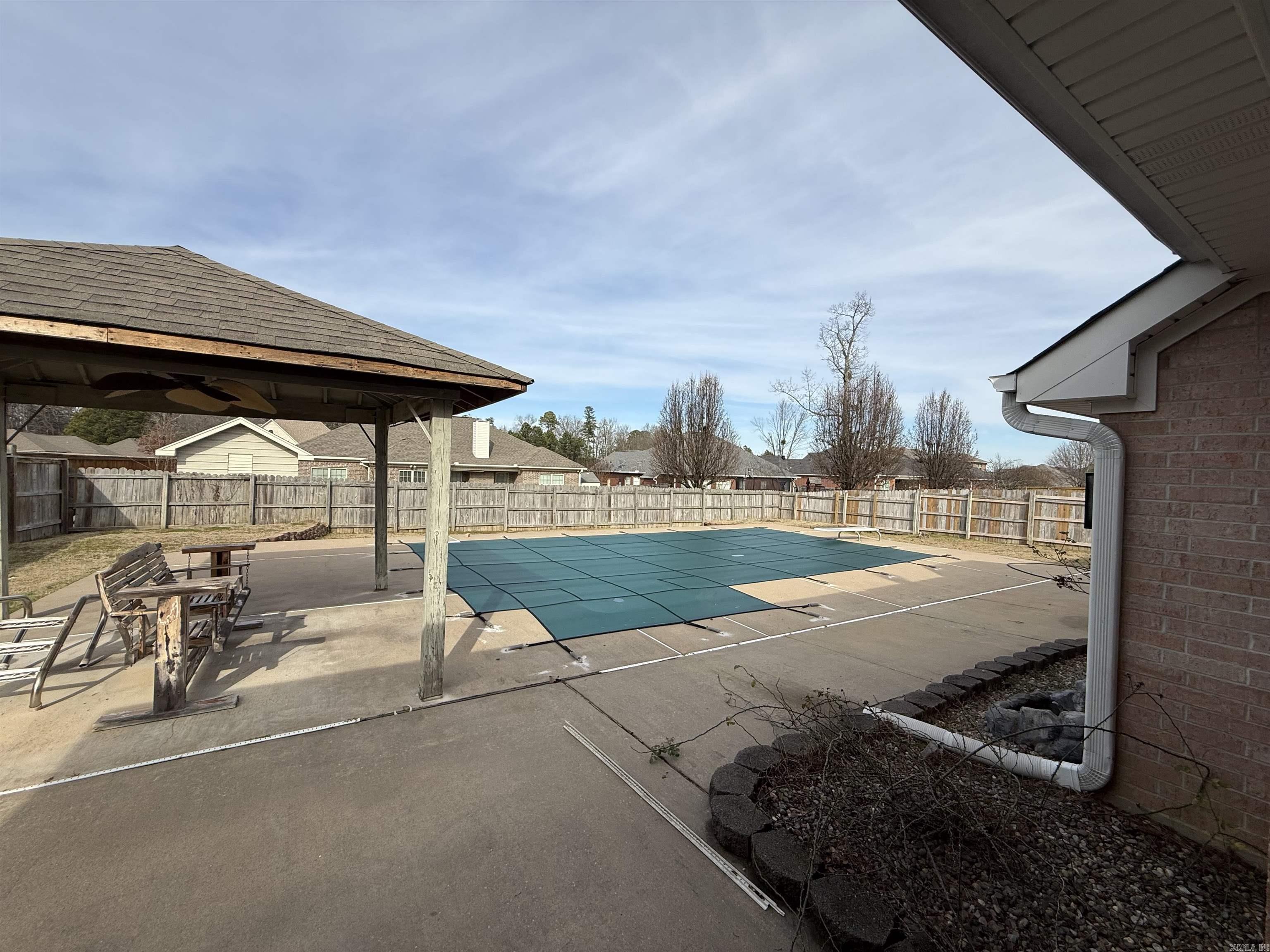 WOODLANDS EDGE - Residential