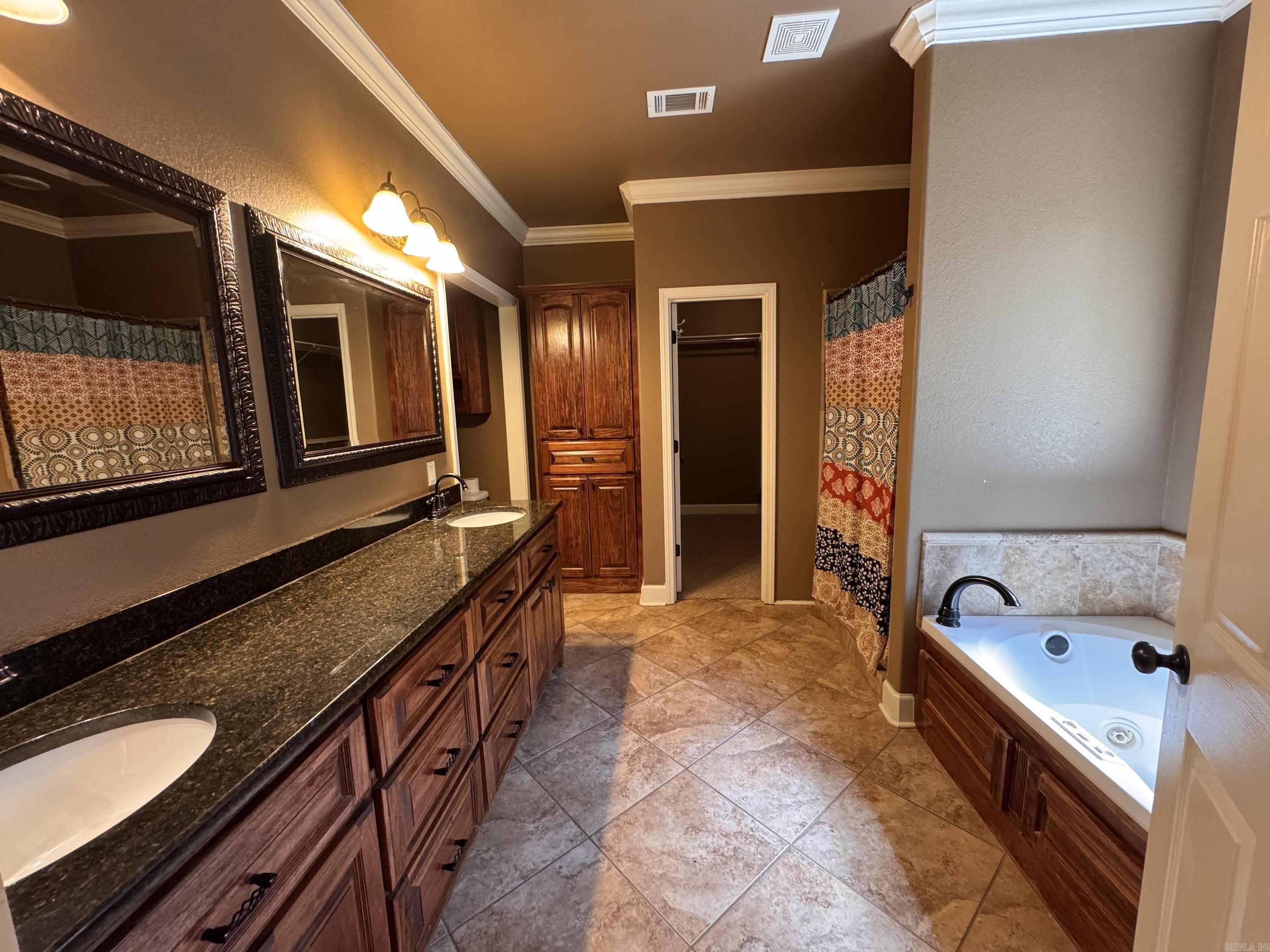 SADDLEBROOK EST - Residential