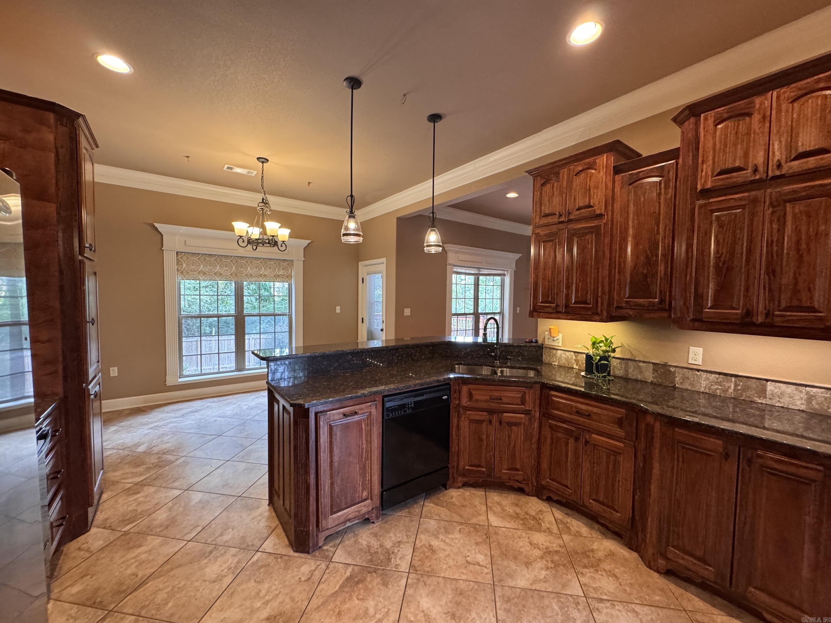 SADDLEBROOK EST - Residential