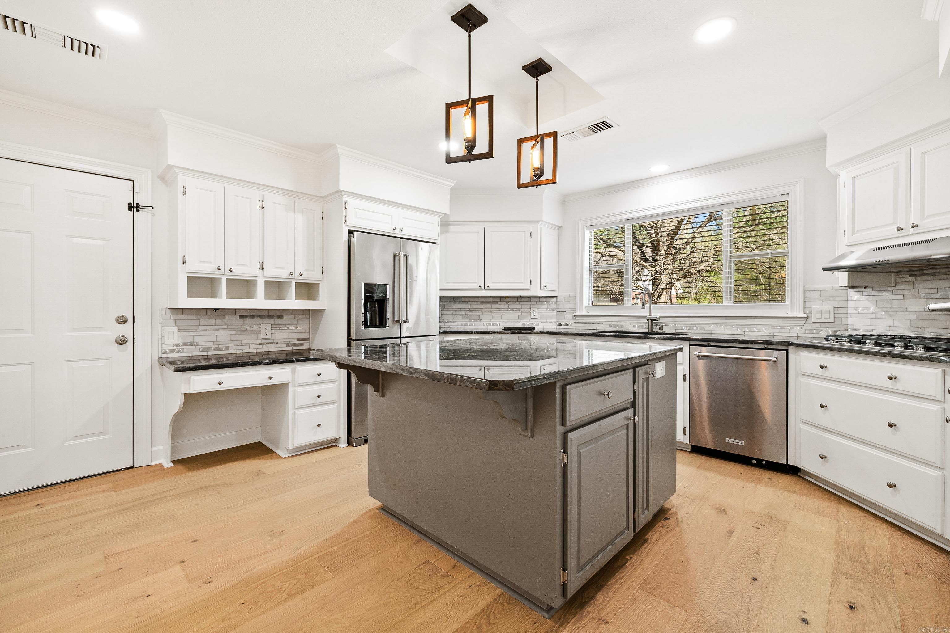 PLANTATION ACRES - Residential