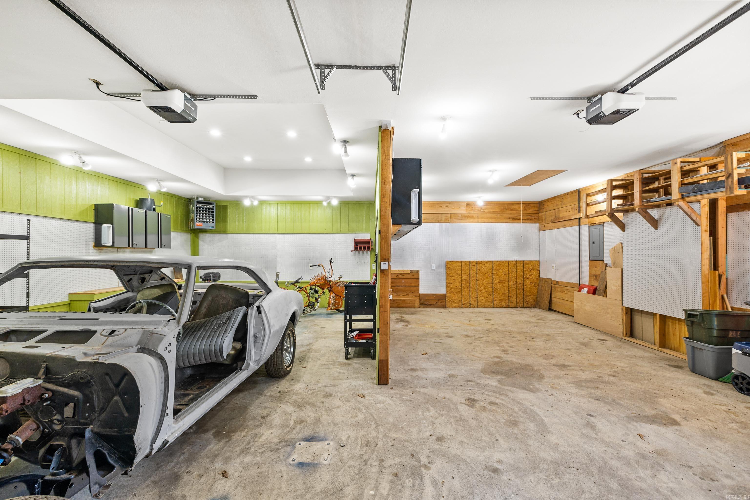 PLANTATION ACRES - Residential