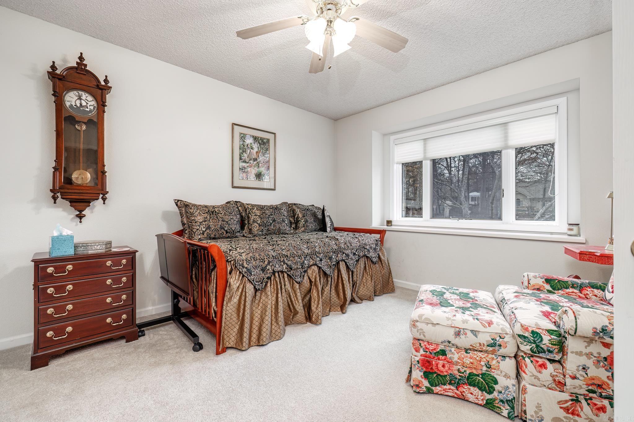 ARISTA COURTS - Residential