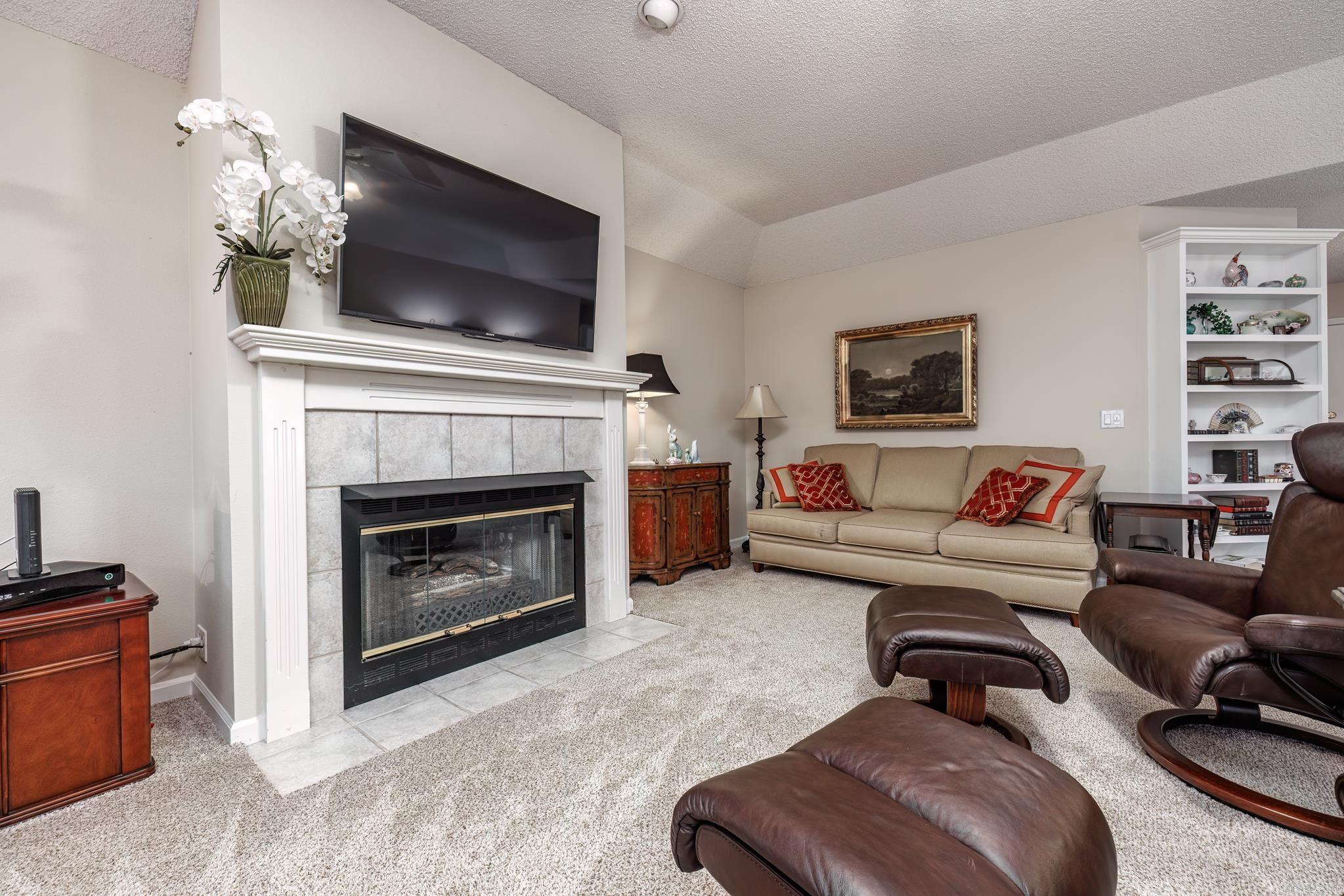 ARISTA COURTS - Residential