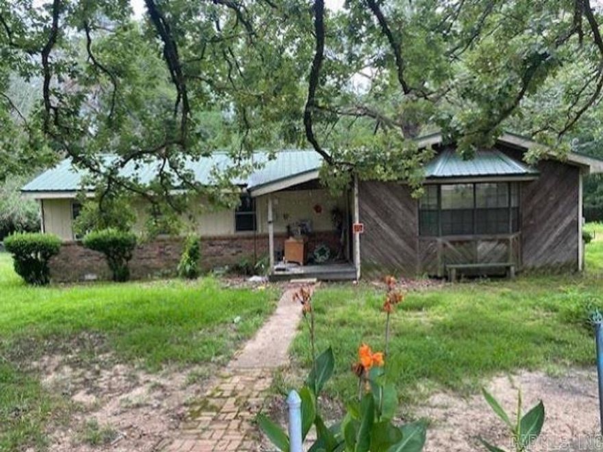 Three bedroom and two bathrooms on almost one acre of land. Could have commercial use. Check with municipality/county for use possibilities.  Occupied Reserve Auction – NO ACCESS OR VIEWINGS of this property. Please DO NOT DISTURB the occupant. "As is" sale with no contingencies or inspections. Buyer will be responsible for obtaining possession of the property upon closing.