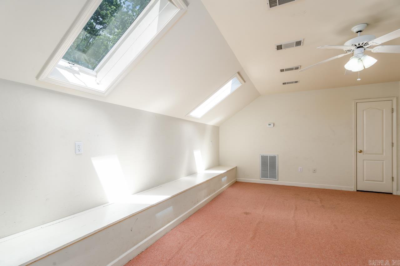 SHADY VALLEY - Residential