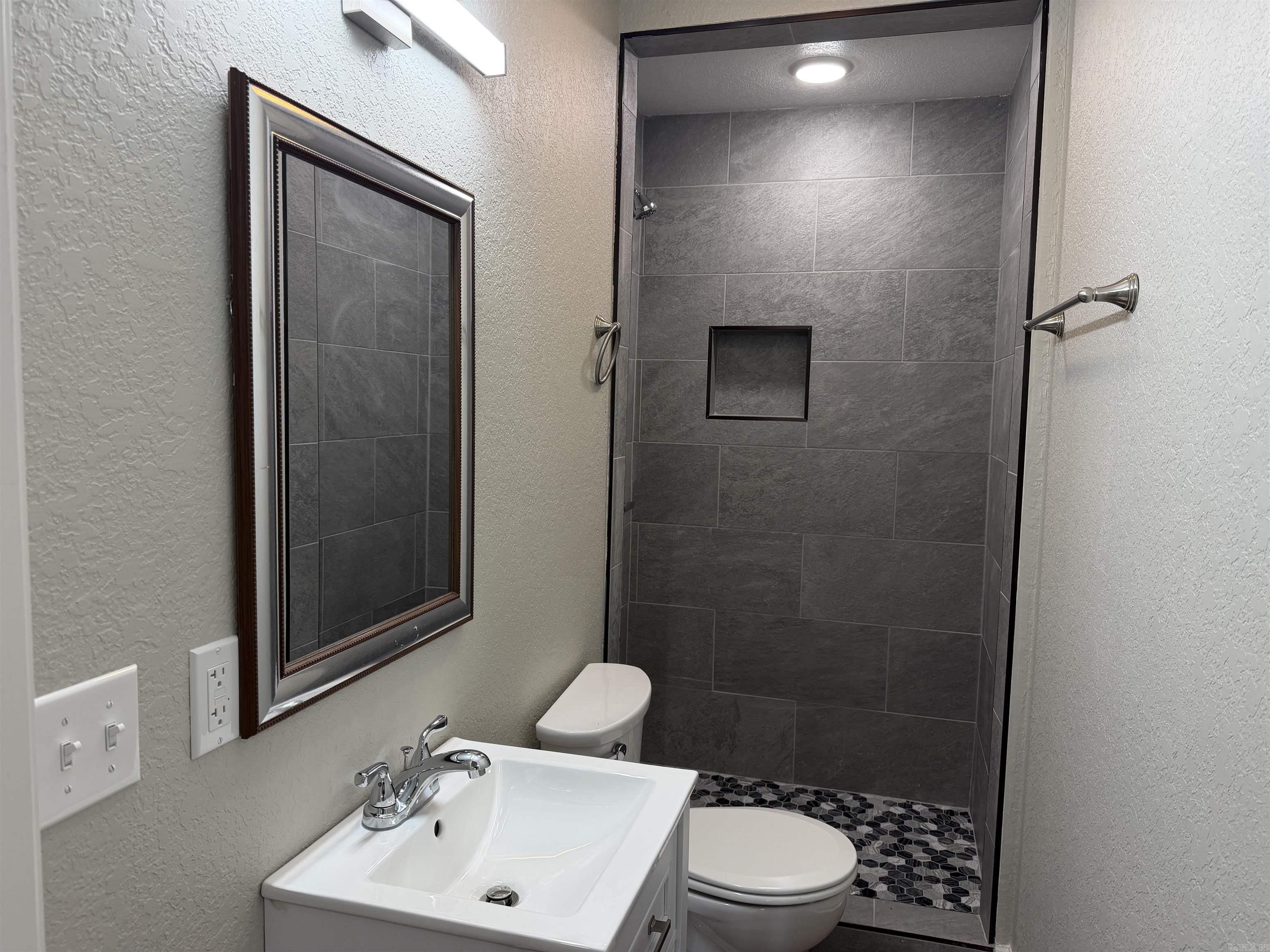 SENYARD FRED ADD - Residential