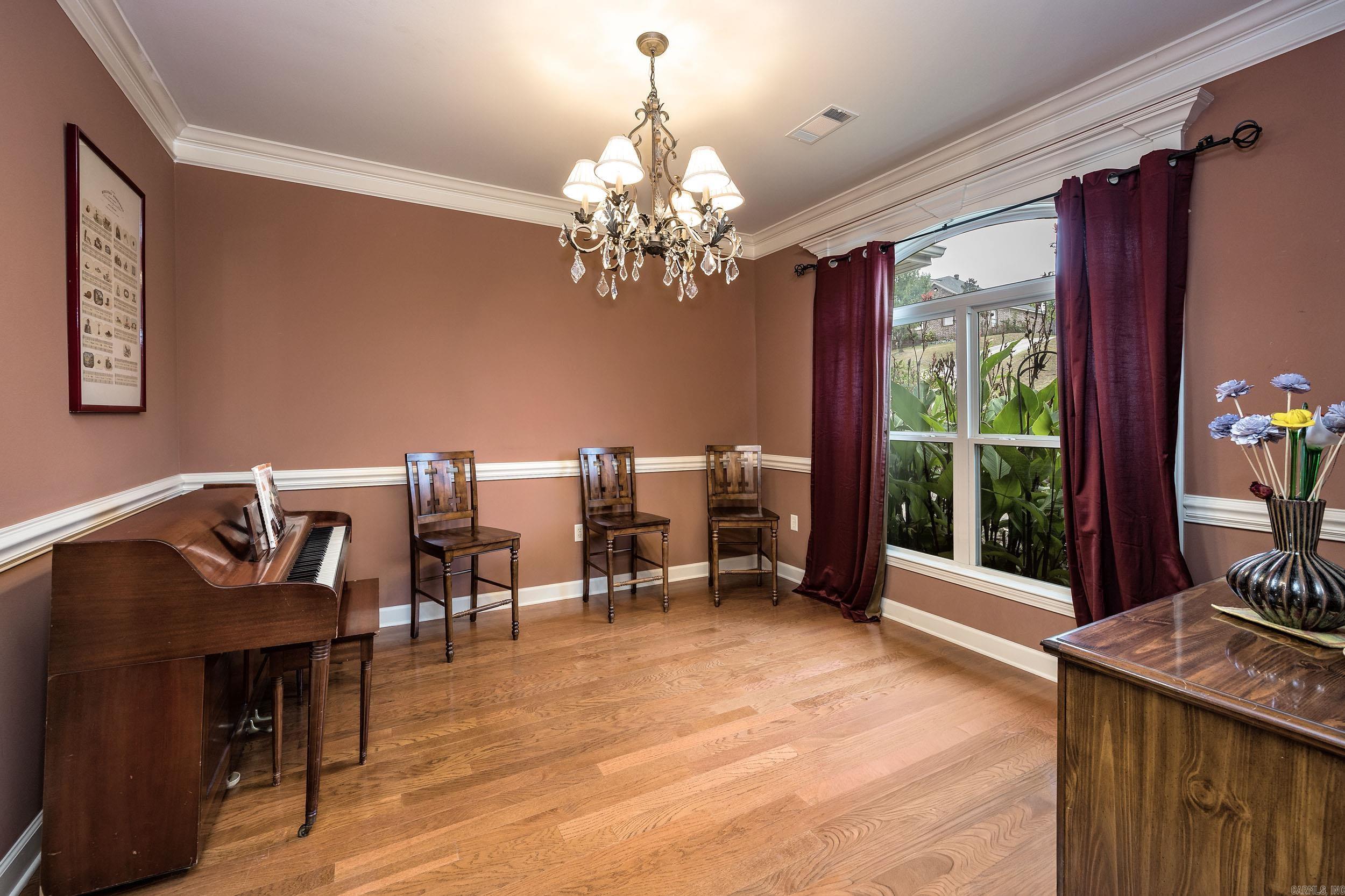 CAPITOL LAKES ESTATES - Residential