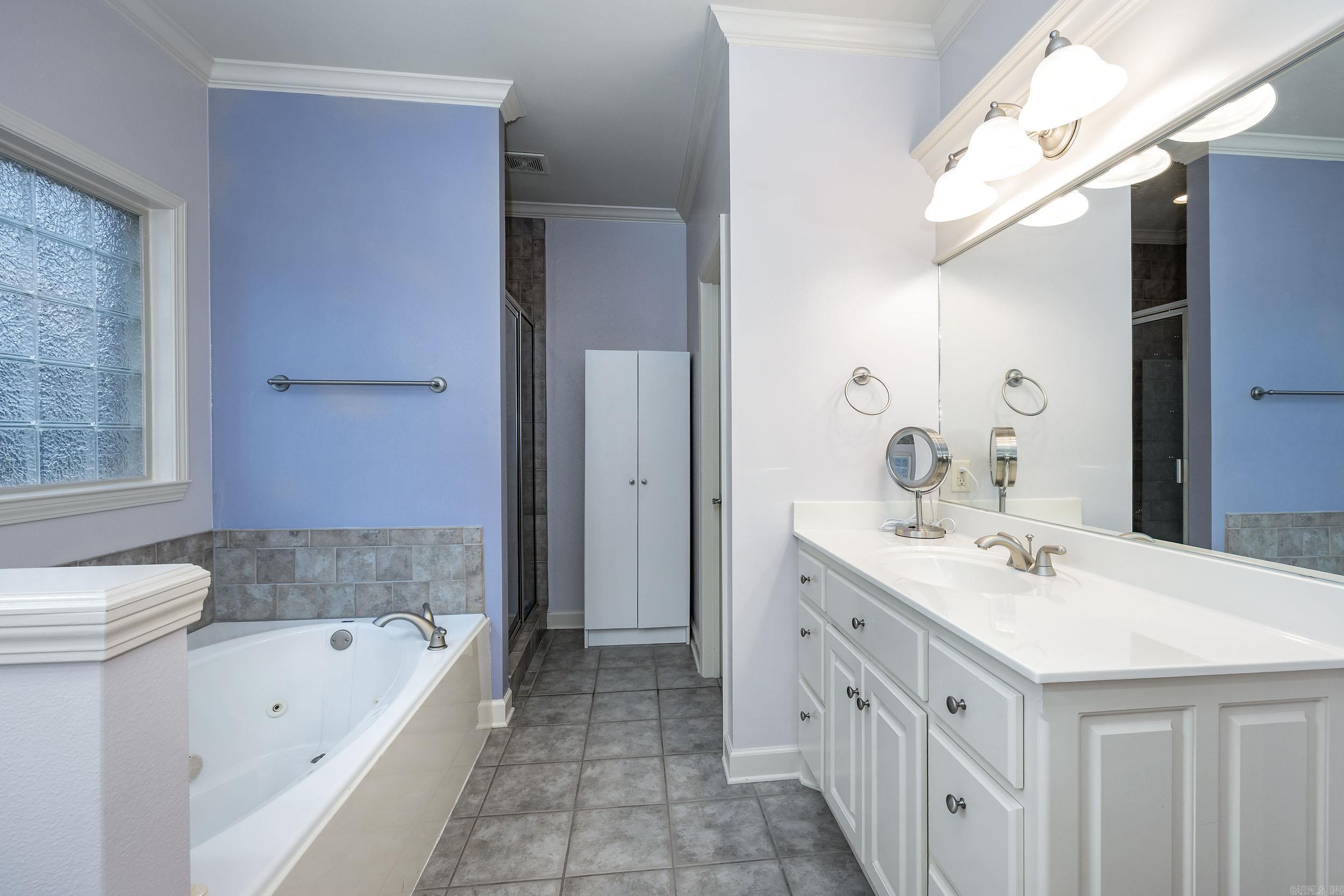 CAPITOL LAKES ESTATES - Residential