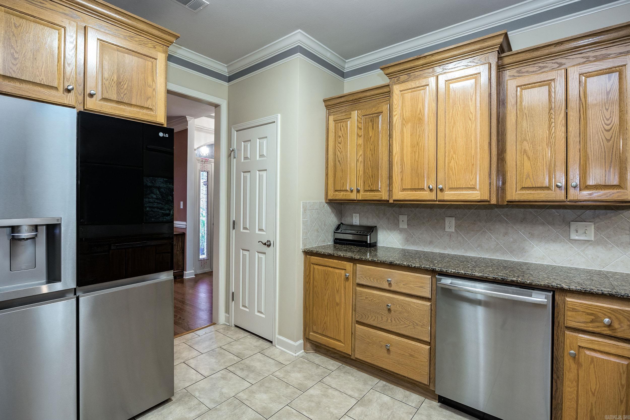 CAPITOL LAKES ESTATES - Residential