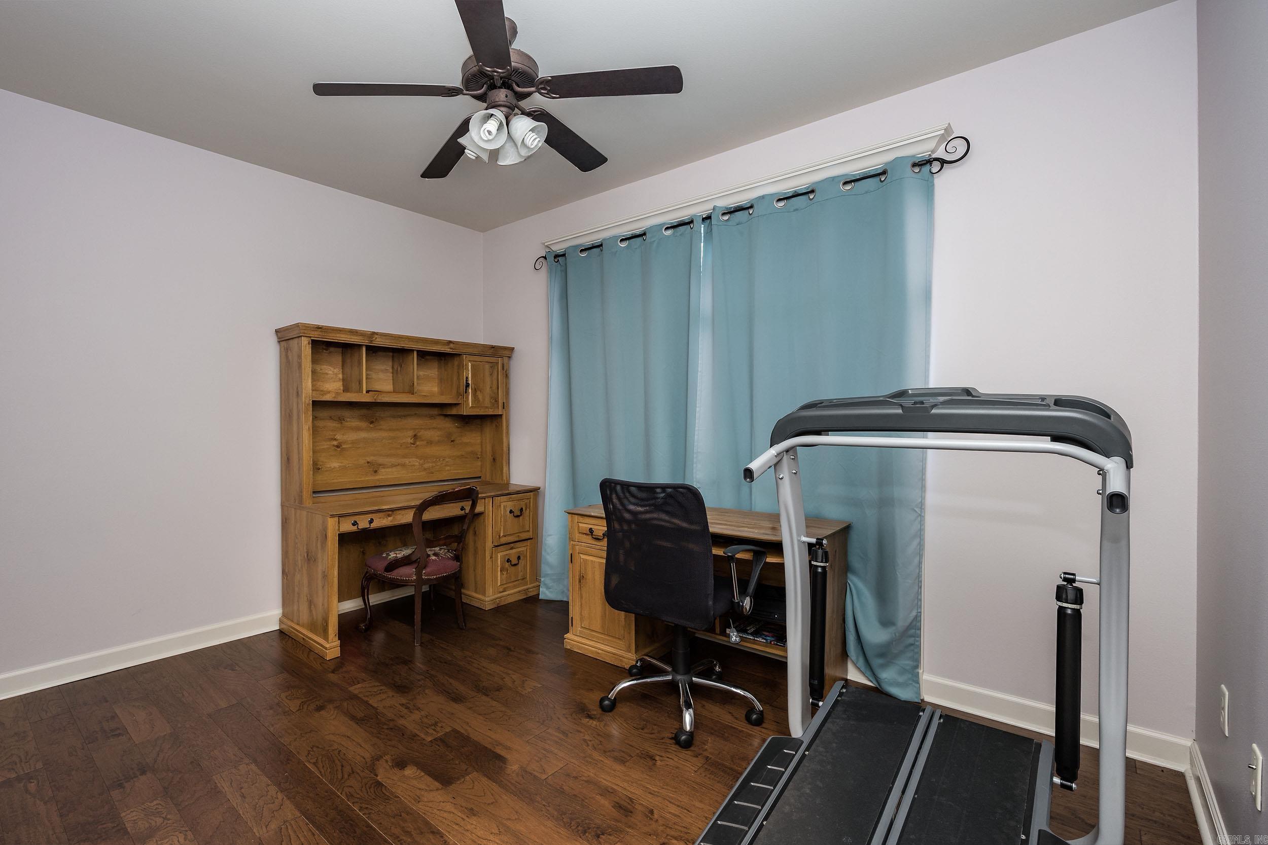 CAPITOL LAKES ESTATES - Residential