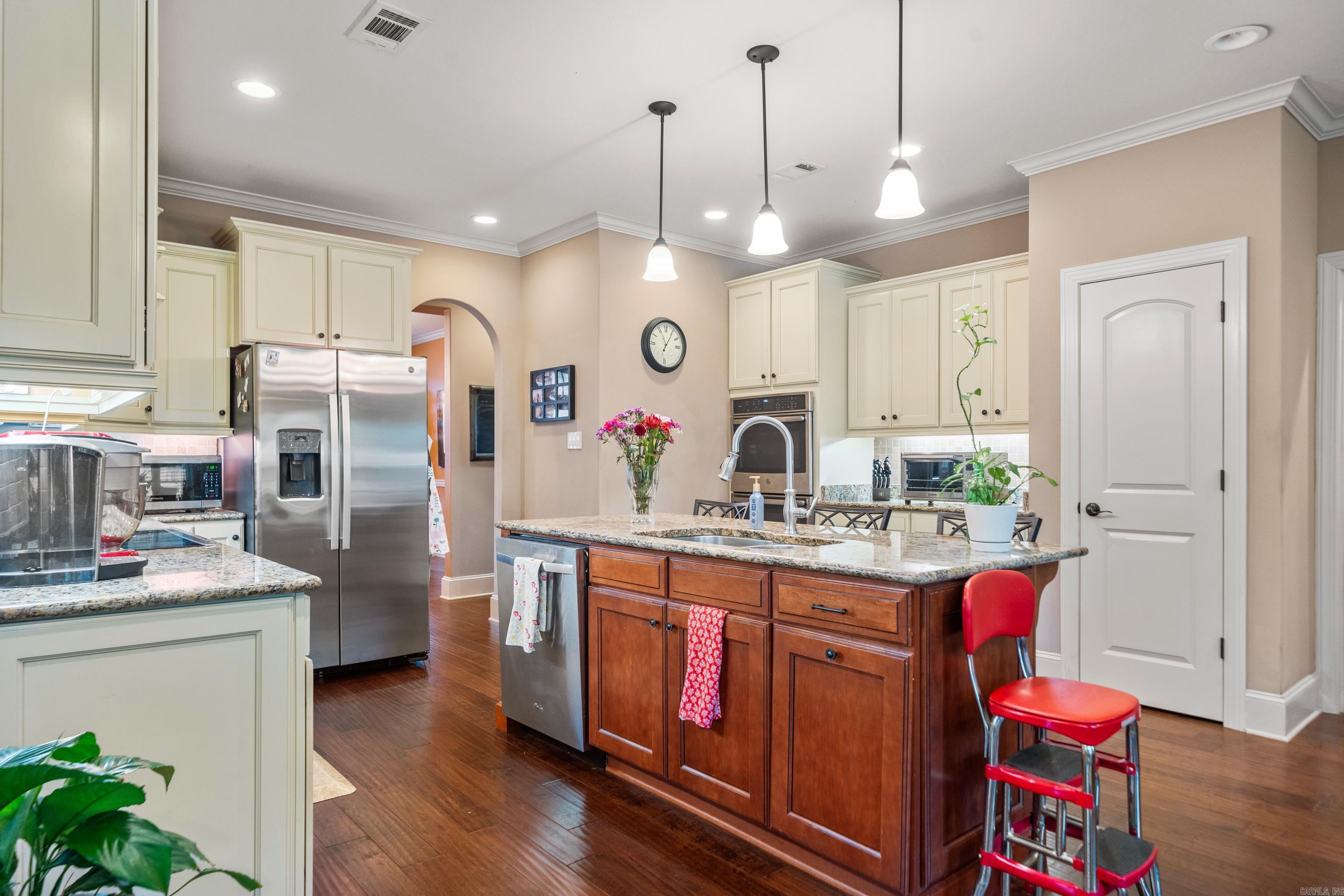HIGH MEADOW ESTATES - Residential