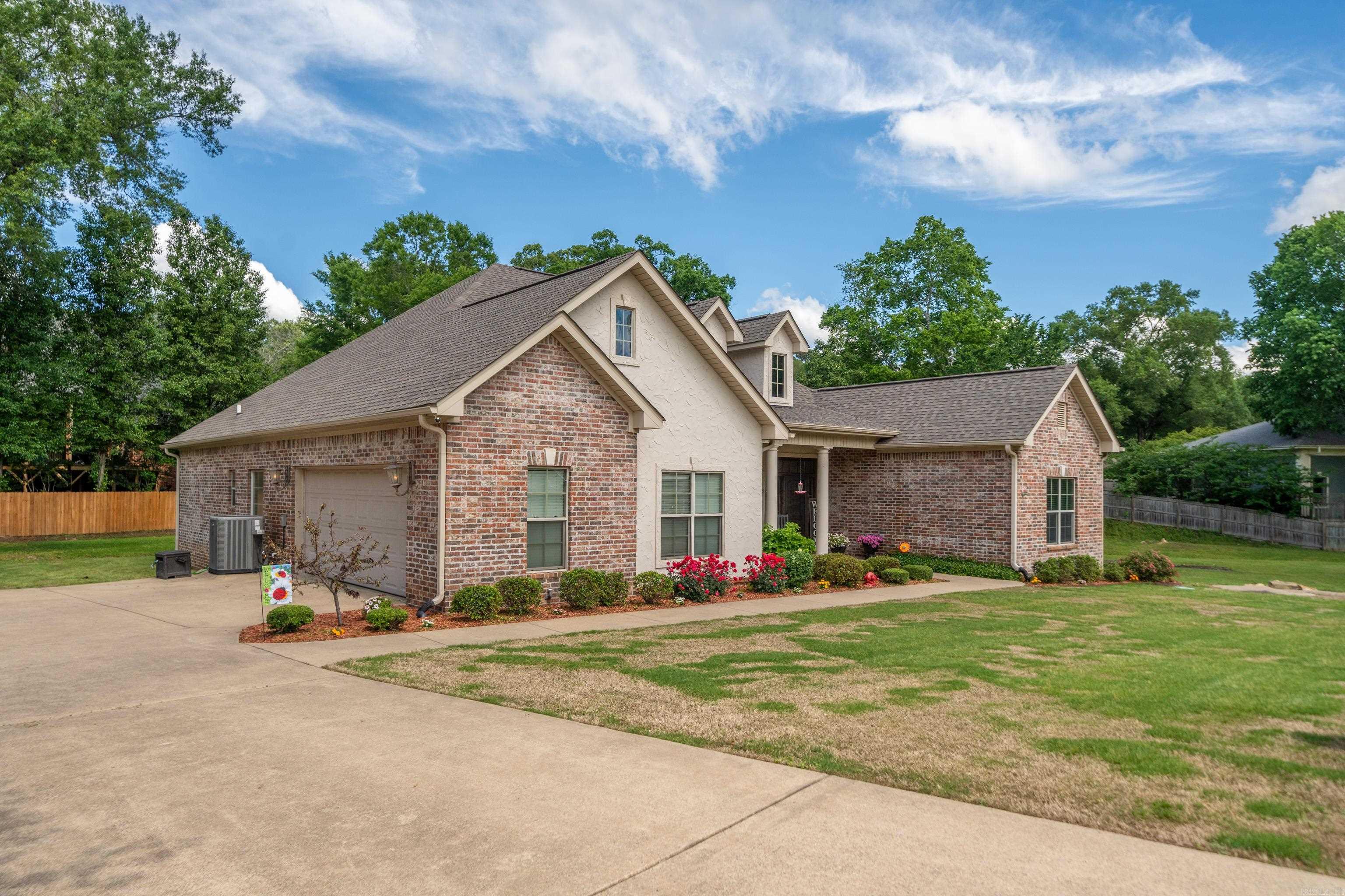 HIGH MEADOW ESTATES - Residential