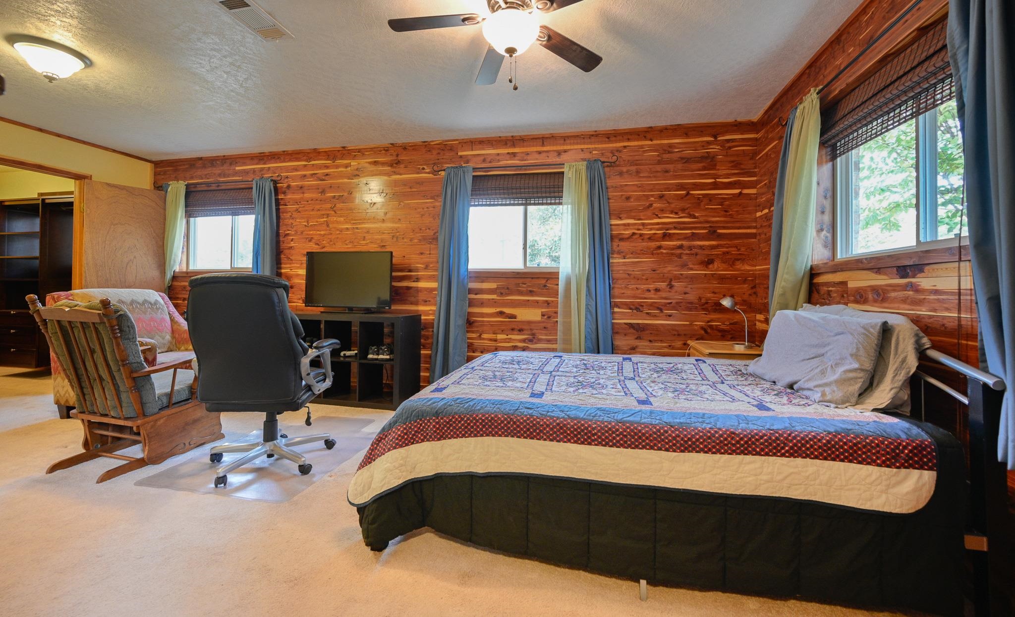 Halls Second - Residential