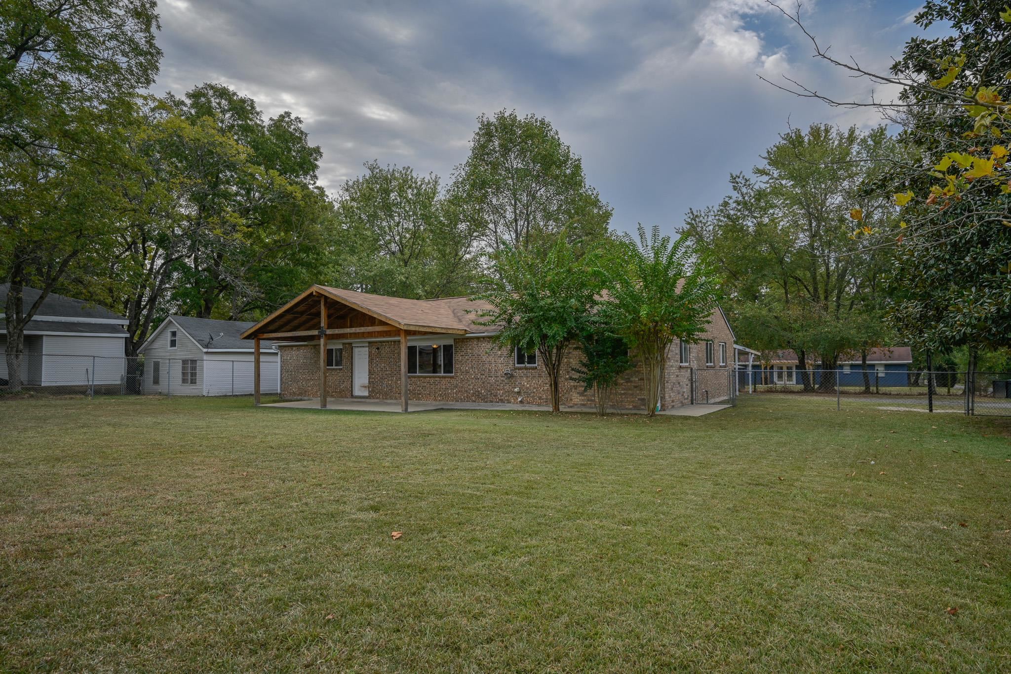 Halls Second - Residential