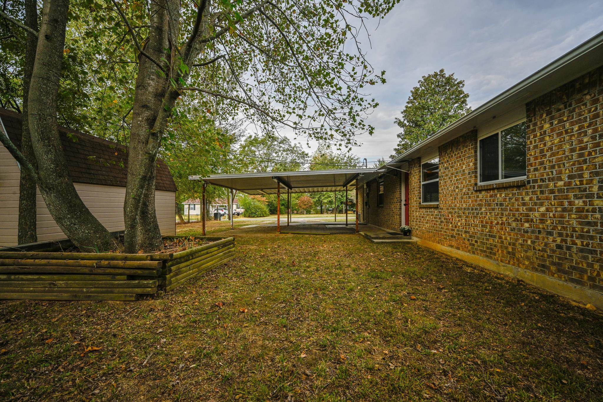 Halls Second - Residential