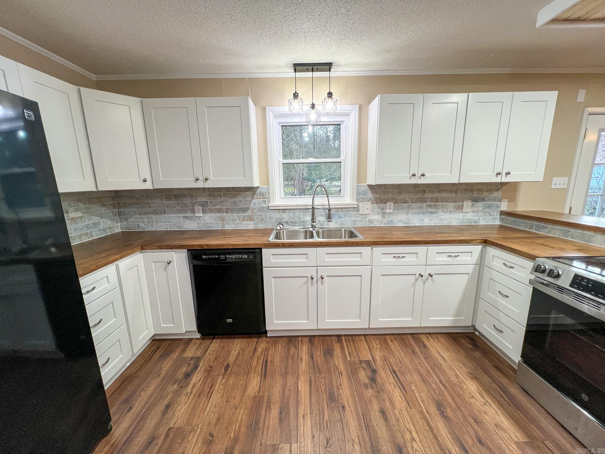 COUNTRY CLUB ADDN - Residential