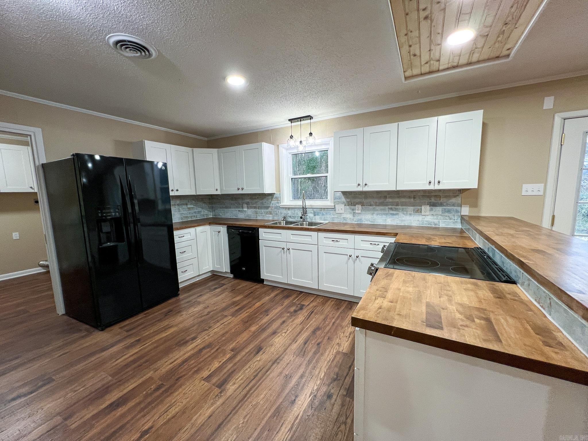 COUNTRY CLUB ADDN - Residential