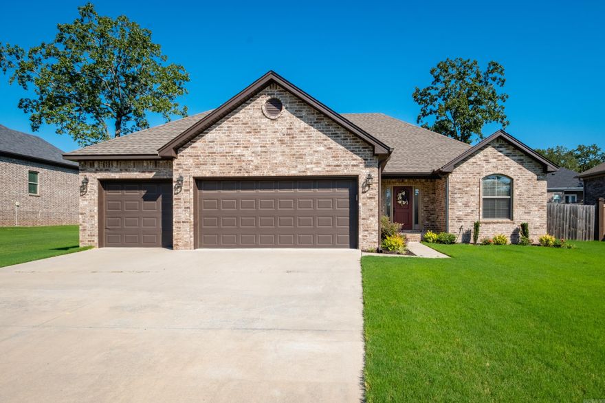 Beautiful home built in 2020 in the sought out Millers Glen subdivision.  Open floor plan, huge backyard for entertaining, and gorgeous updates throughout the home.  Sold before listed