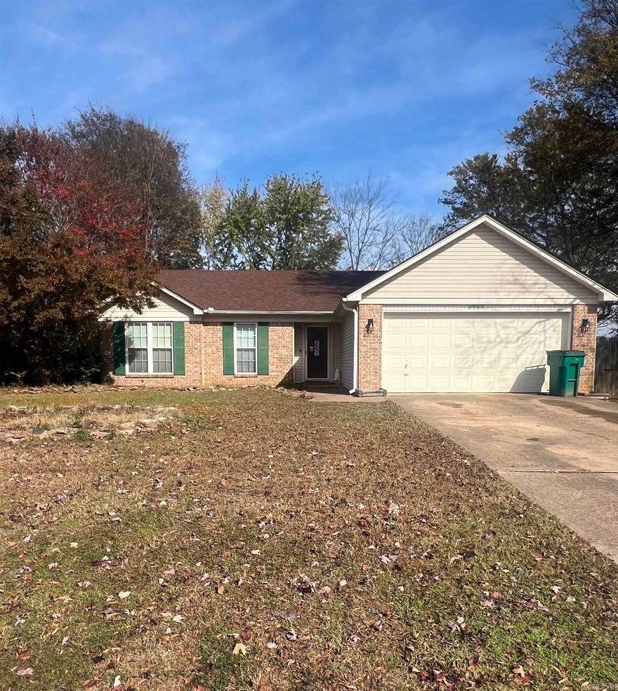 Fantastic home in the heart of Bryant! Home offers tall ceilings, granite tile counter tops, eat in kitchen, 2 car garage, fully fenced yard with gazebo. Roof replaced in 2022 along with hot water heater replacement in 2024.The seller is offering a generous $1,000 upgrade allowance (use it for new carpet or however you wish)! Enjoy easy access to the freeway, The Outlets and plenty of dining options. Schedule your showing today! EASY TO SHOW! Must see!!