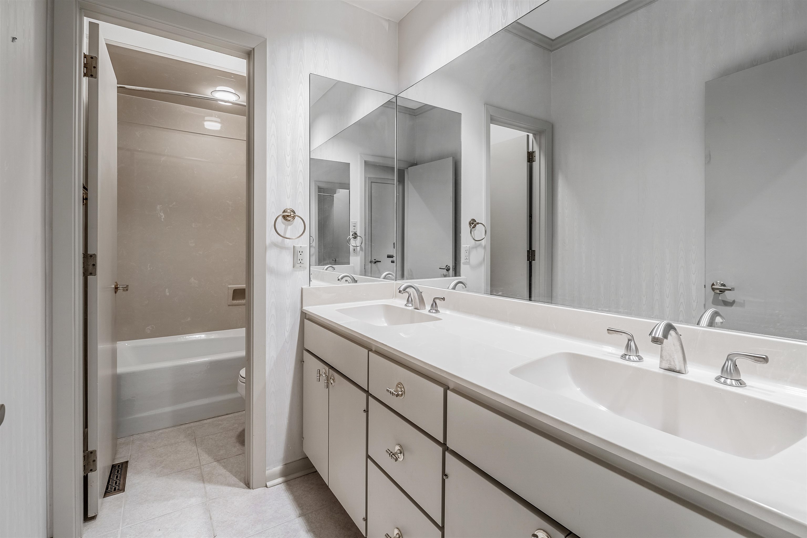 MAUMELLE CLUB MANOR TO CRYSTAL - Residential