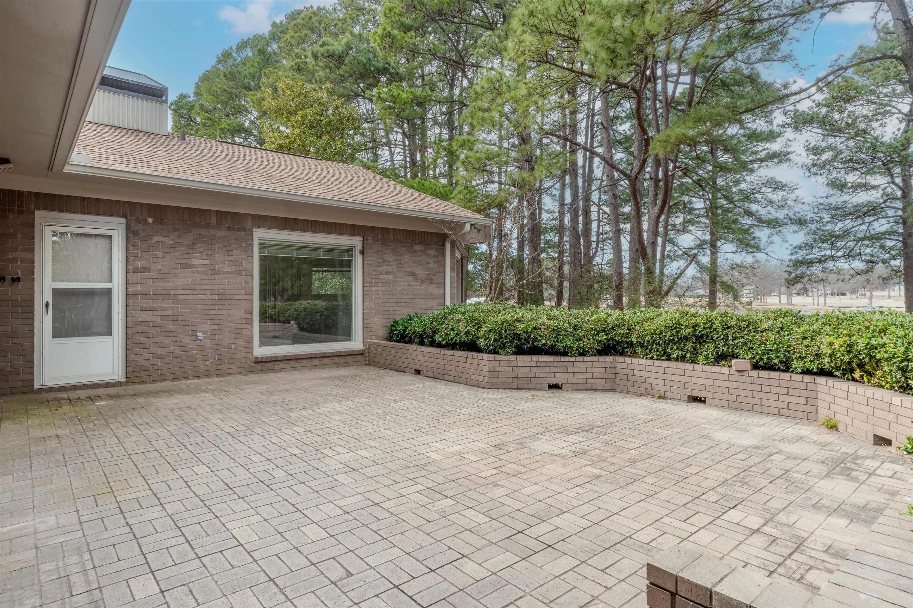 MAUMELLE CLUB MANOR TO CRYSTAL - Residential