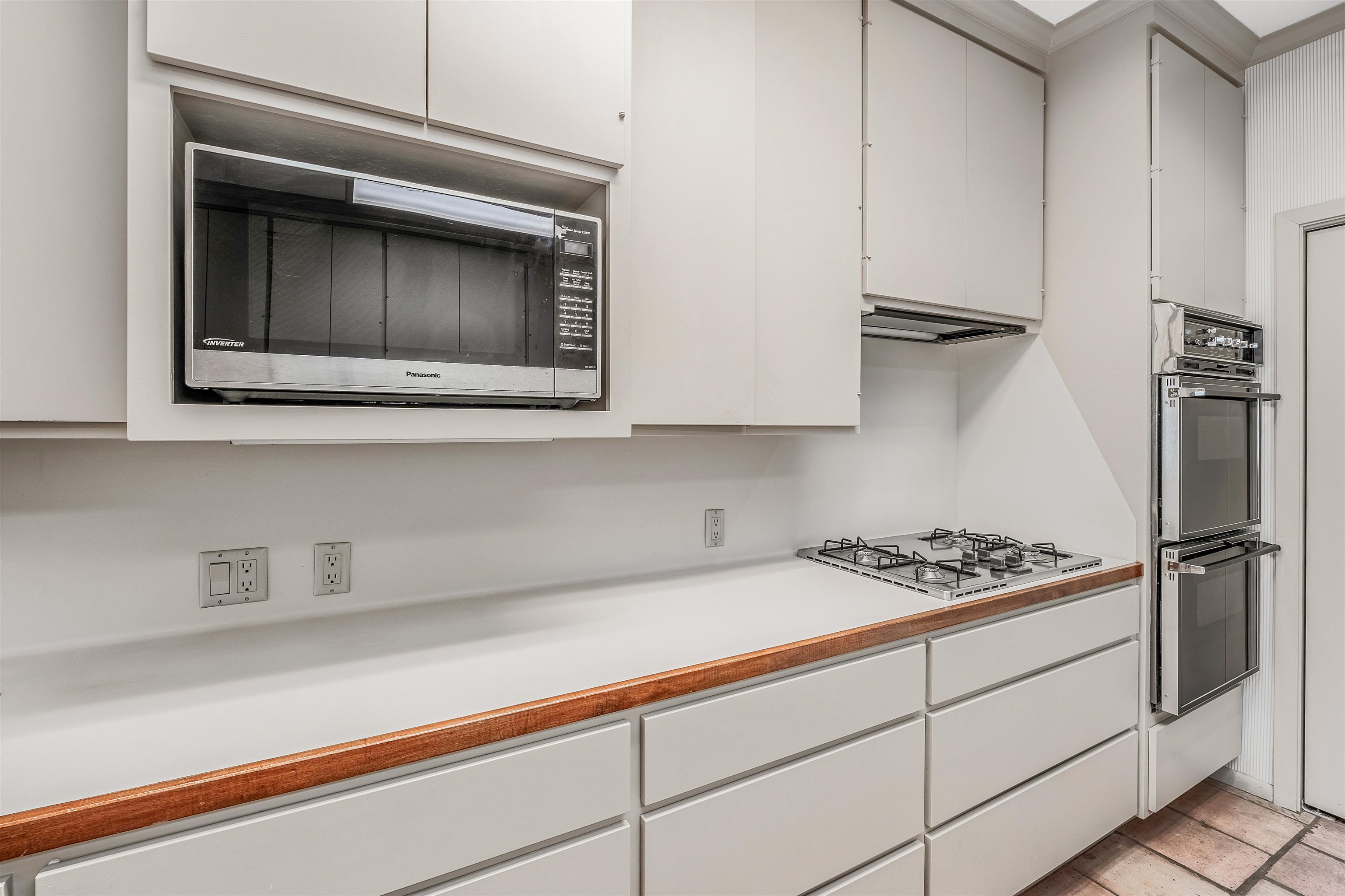 MAUMELLE CLUB MANOR TO CRYSTAL - Residential