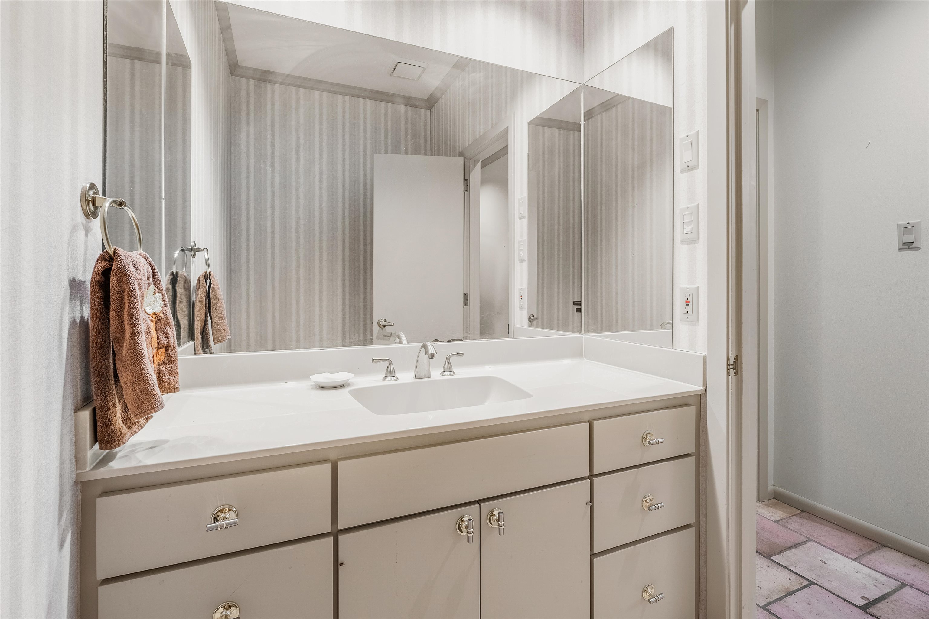 MAUMELLE CLUB MANOR TO CRYSTAL - Residential