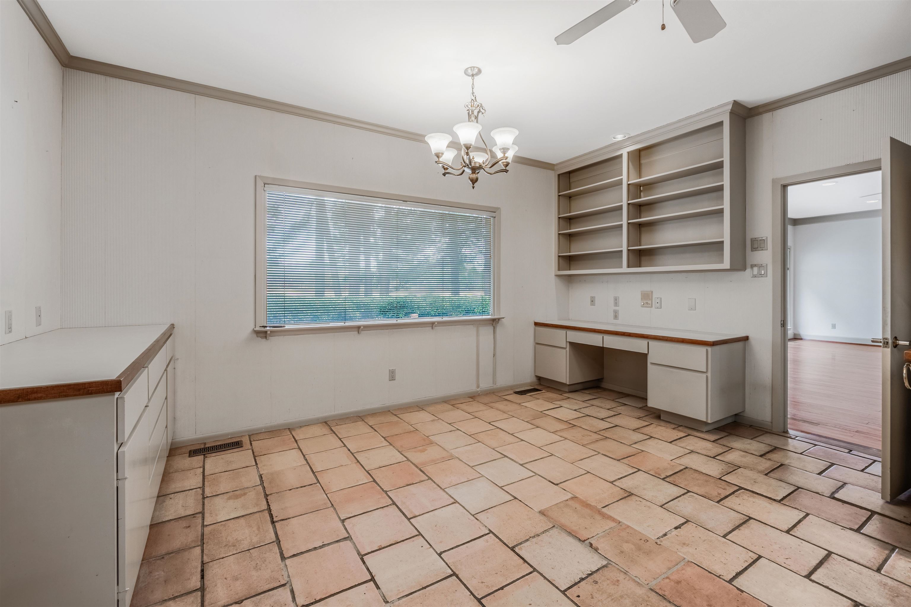 MAUMELLE CLUB MANOR TO CRYSTAL - Residential